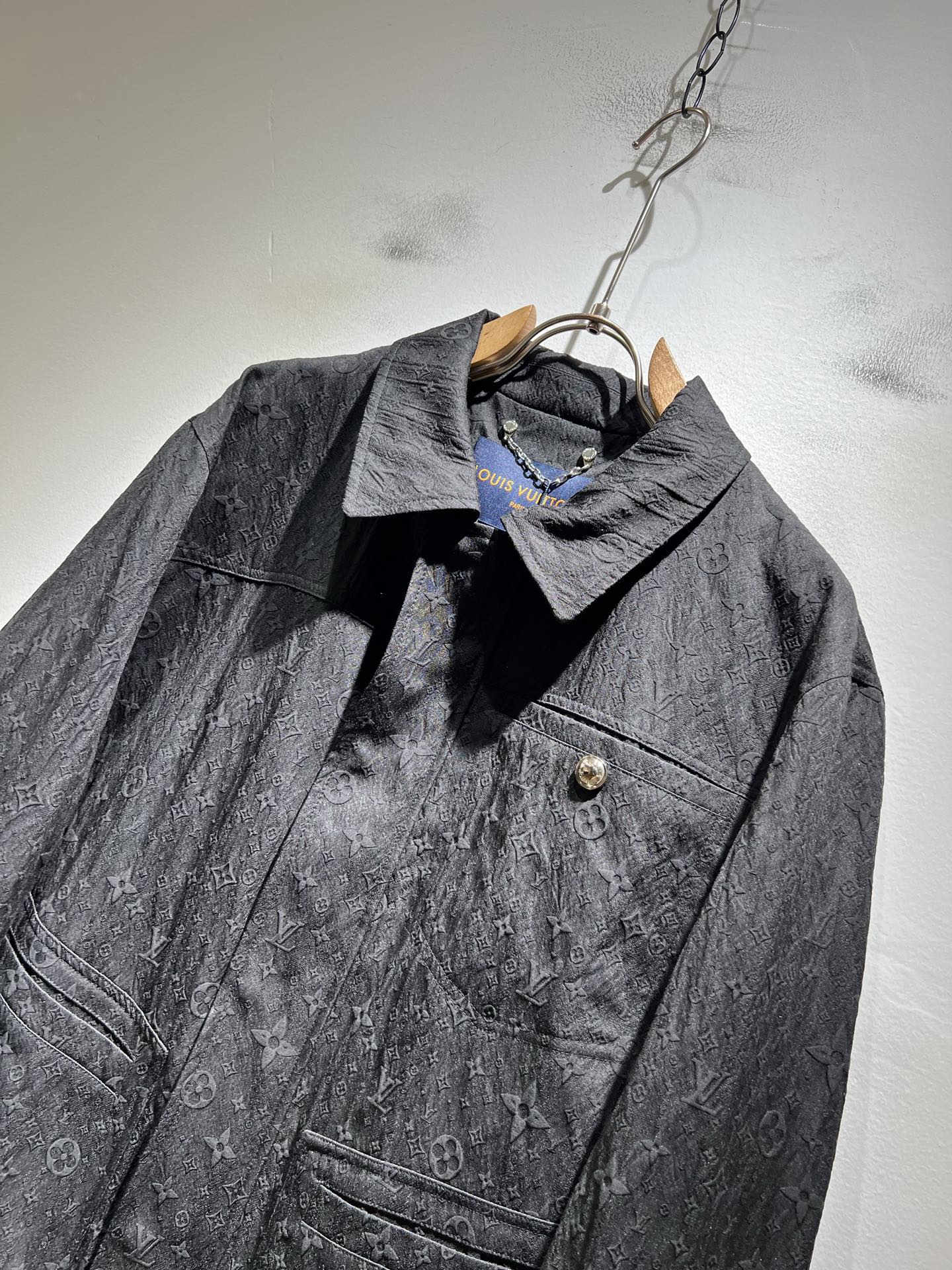 Louis Vuit*on 路易*登 2026春夏新款轻奢Monogram立体暗纹工艺男女同款👫双面穿夹