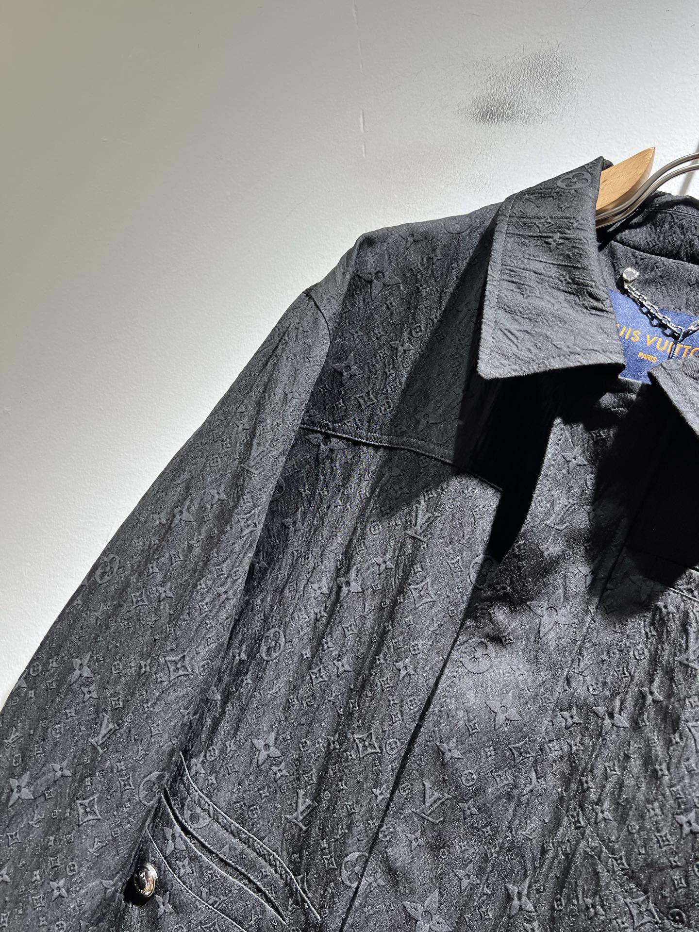 Louis Vuit*on 路易*登 2026春夏新款轻奢Monogram立体暗纹工艺男女同款👫双面穿夹