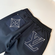 Louls**Vultt*n路易*登 2026春夏新款松紧腰休闲裤 !前后标识logo图案刺绣修饰!采用 Louls**Vultt*n路易*登 2026春夏新款松紧腰休闲裤 !前后标识logo图案刺绣修饰!采用