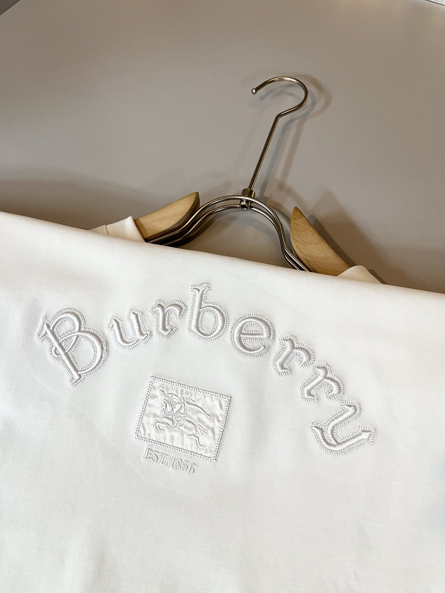 BURBER*Y巴*莉2026春夏新品短袖T恤，重磅来袭，最近比较火热的环保纯棉面料制作而成，高端户外运