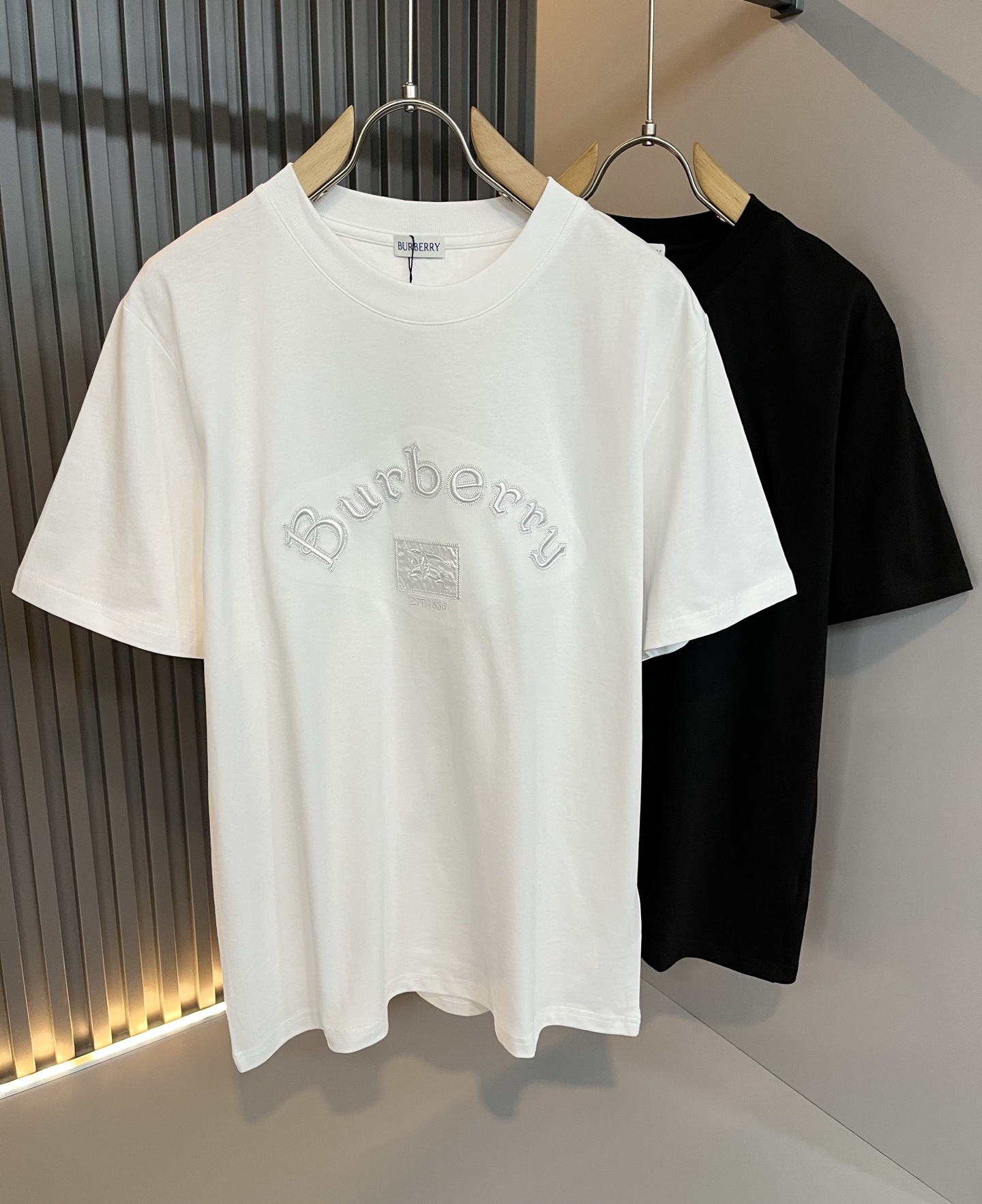 BURBER*Y巴*莉2026春夏新品短袖T恤，重磅来袭，最近比较火热的环保纯棉面料制作而成，高端户外运