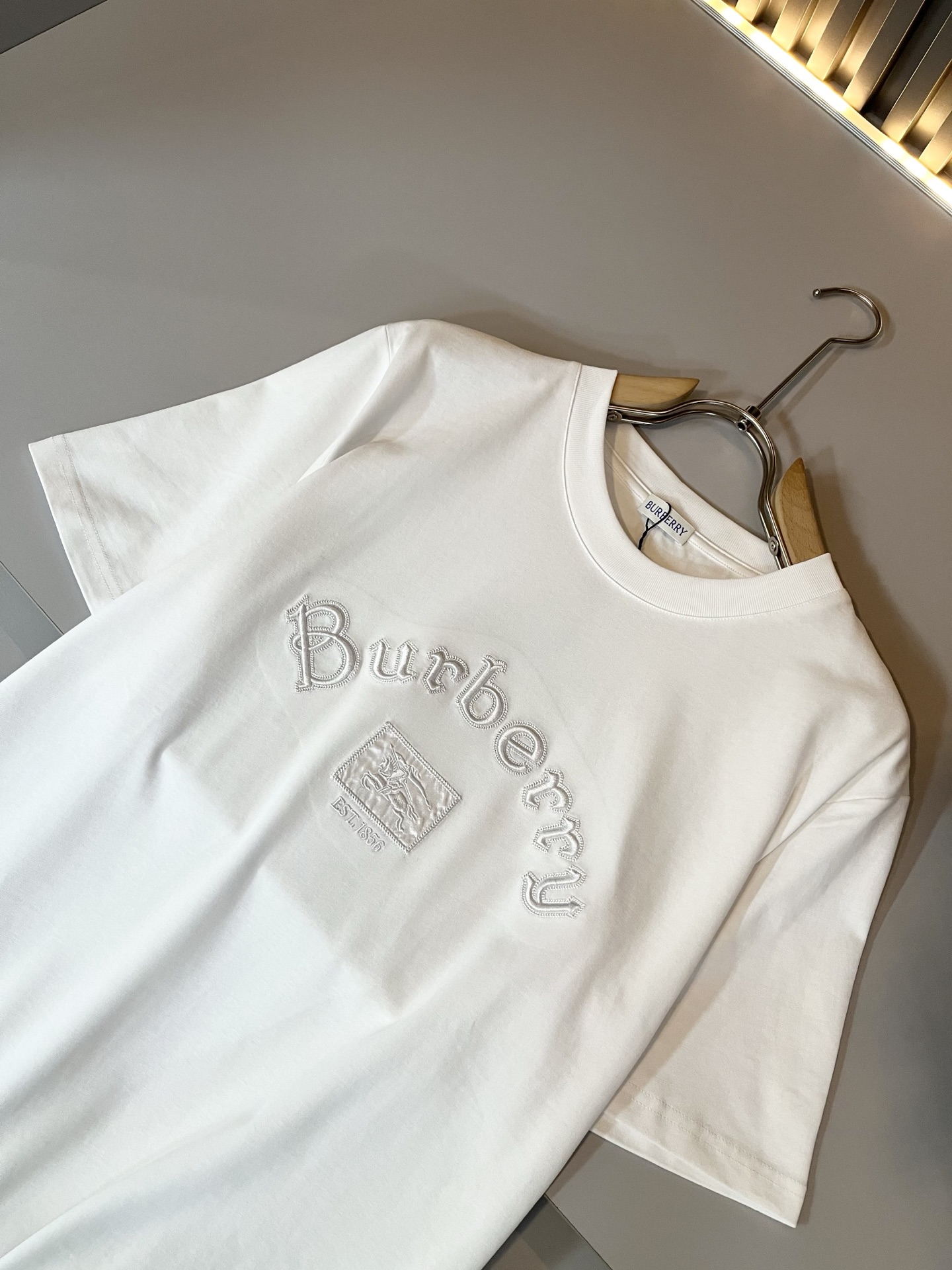 BURBER*Y巴*莉2026春夏新品短袖T恤，重磅来袭，最近比较火热的环保纯棉面料制作而成，高端户外运