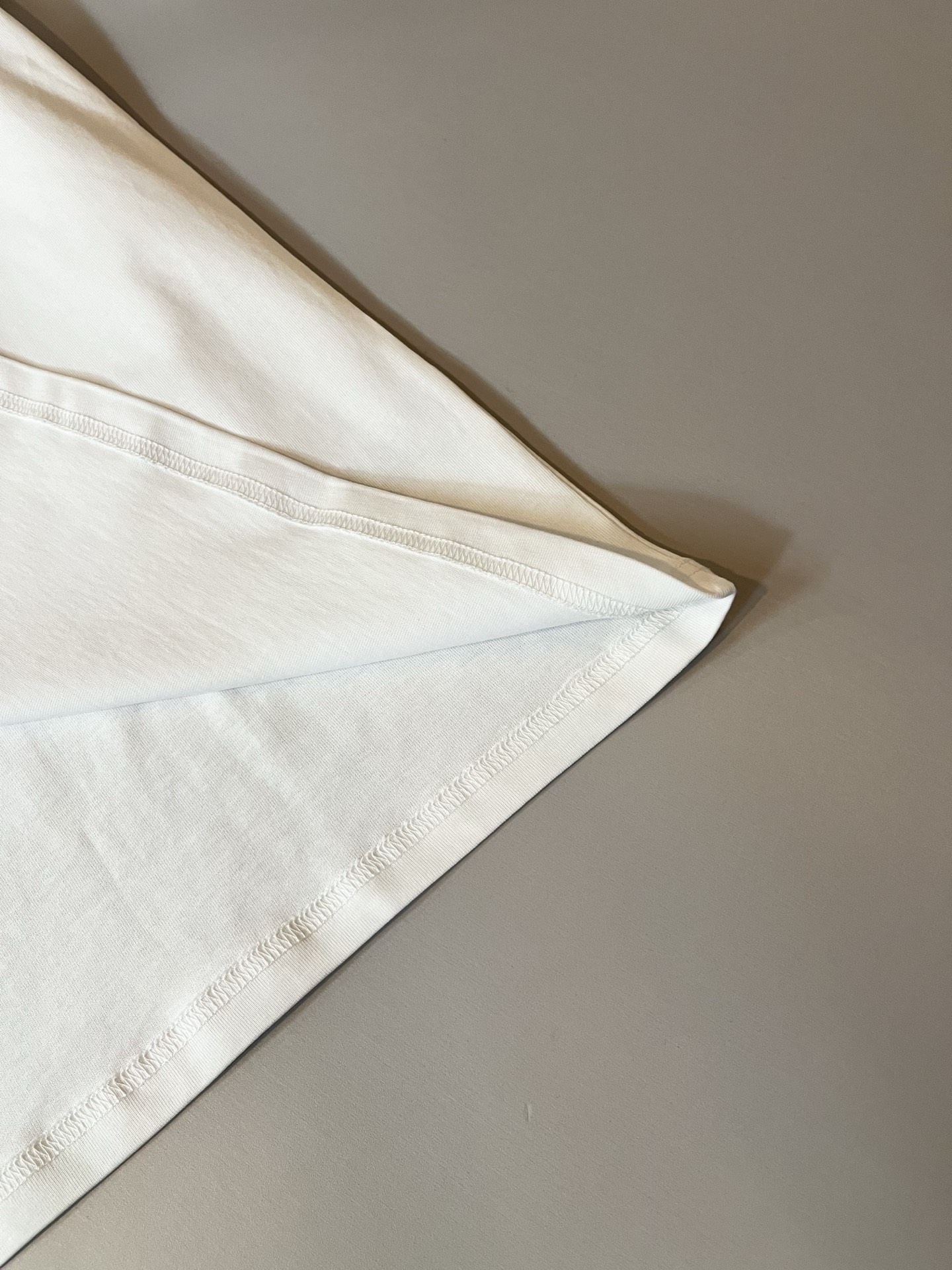 BURBER*Y巴*莉2026春夏新品短袖T恤，重磅来袭，最近比较火热的环保纯棉面料制作而成，高端户外运