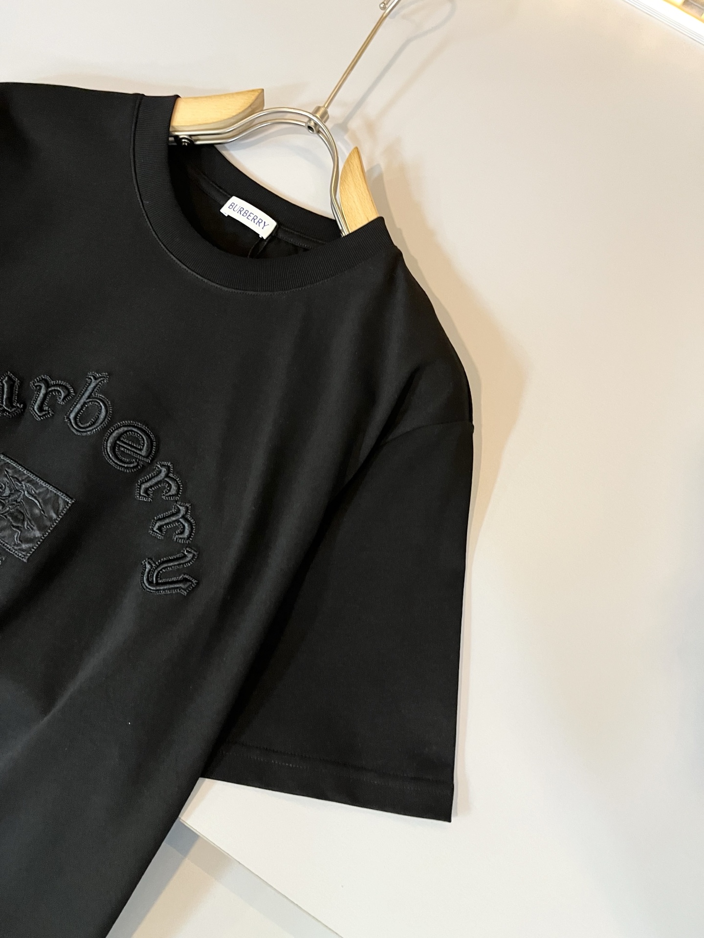 BURBER*Y巴*莉2026春夏新品短袖T恤，重磅来袭，最近比较火热的环保纯棉面料制作而成，高端户外运