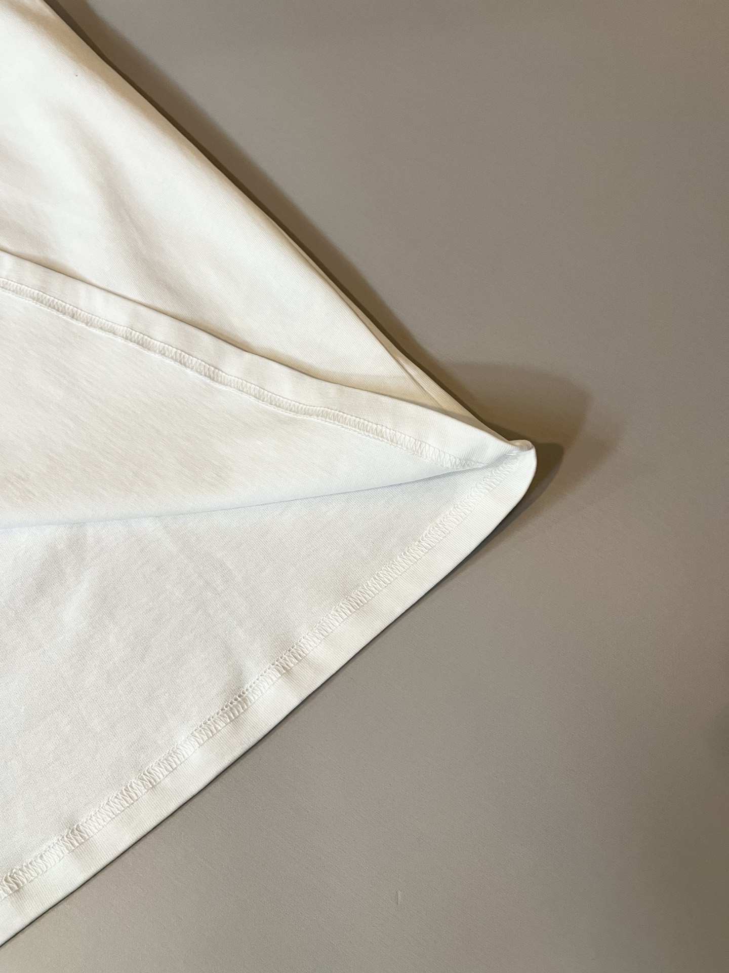 FEN*I 芬*迪2026春夏新款FD家族FF男女同款👫短袖T恤，男女同款👫百搭极简短袖。意大利原厂订单