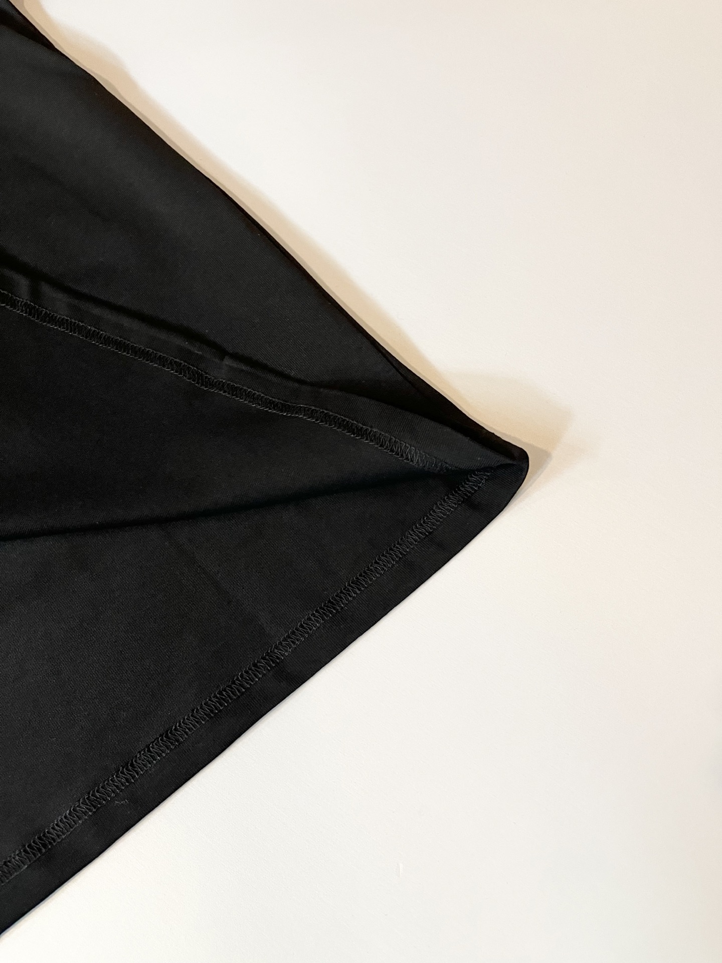 FEN*I 芬*迪2026春夏新款FD家族FF男女同款👫短袖T恤，男女同款👫百搭极简短袖。意大利原厂订单