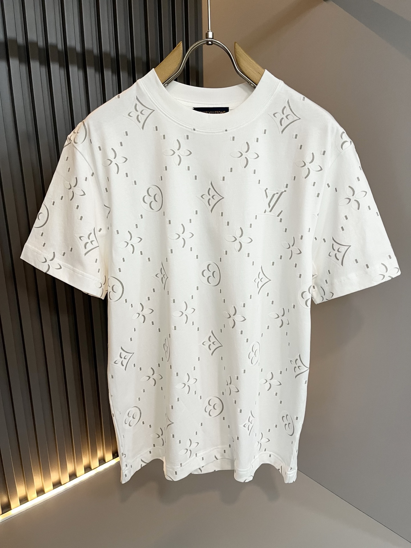 Louis Vuit*on 2026春夏路易家族轻奢Monogram印花工艺短袖T恤，男女同款👫背后反向