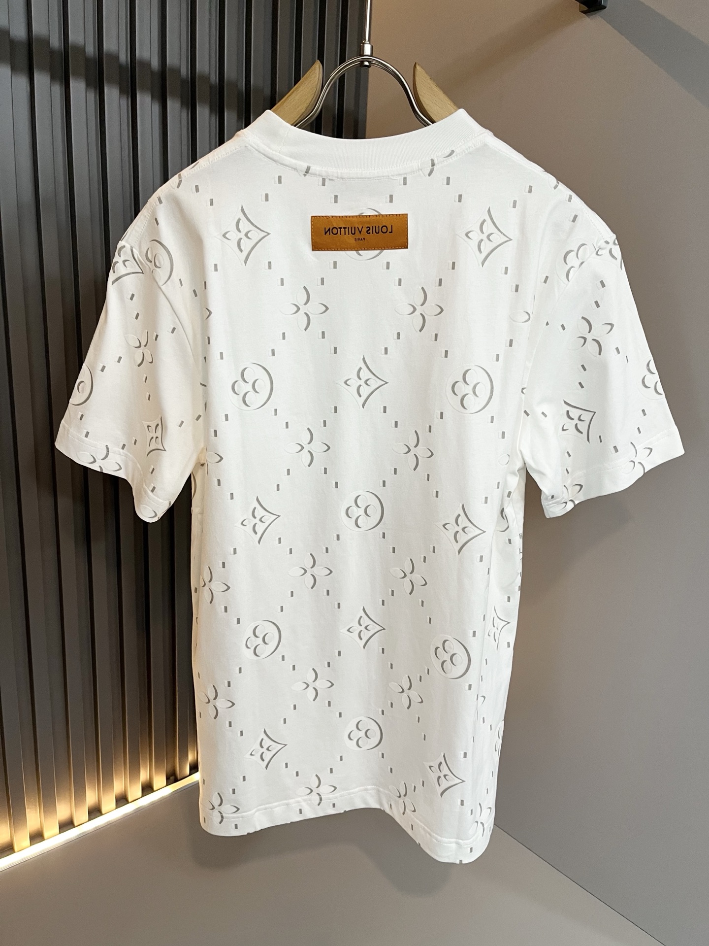 Louis Vuit*on 2026春夏路易家族轻奢Monogram印花工艺短袖T恤，男女同款👫背后反向