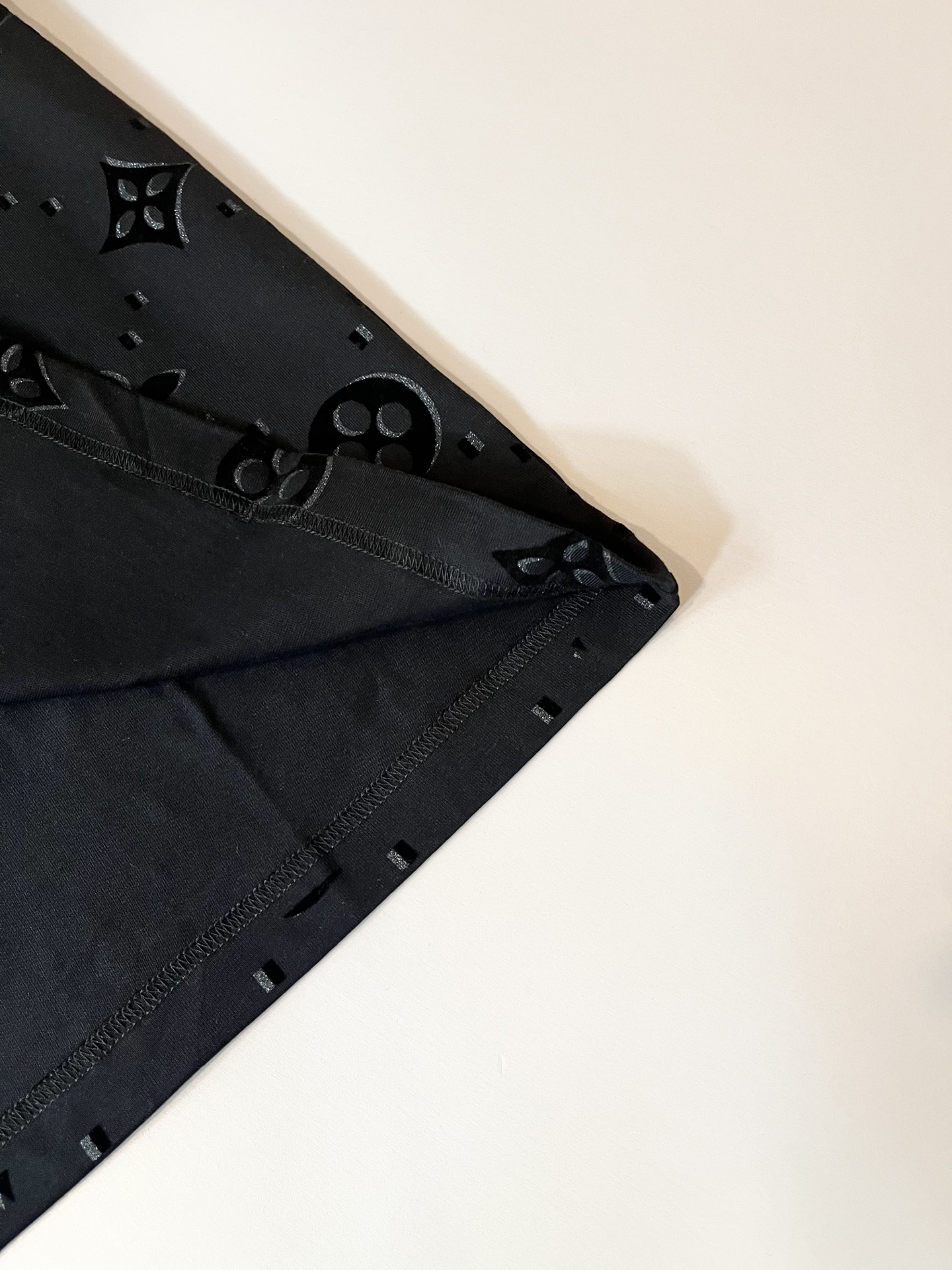 Louis Vuit*on 2026春夏路易家族轻奢Monogram印花工艺短袖T恤，男女同款👫背后反向