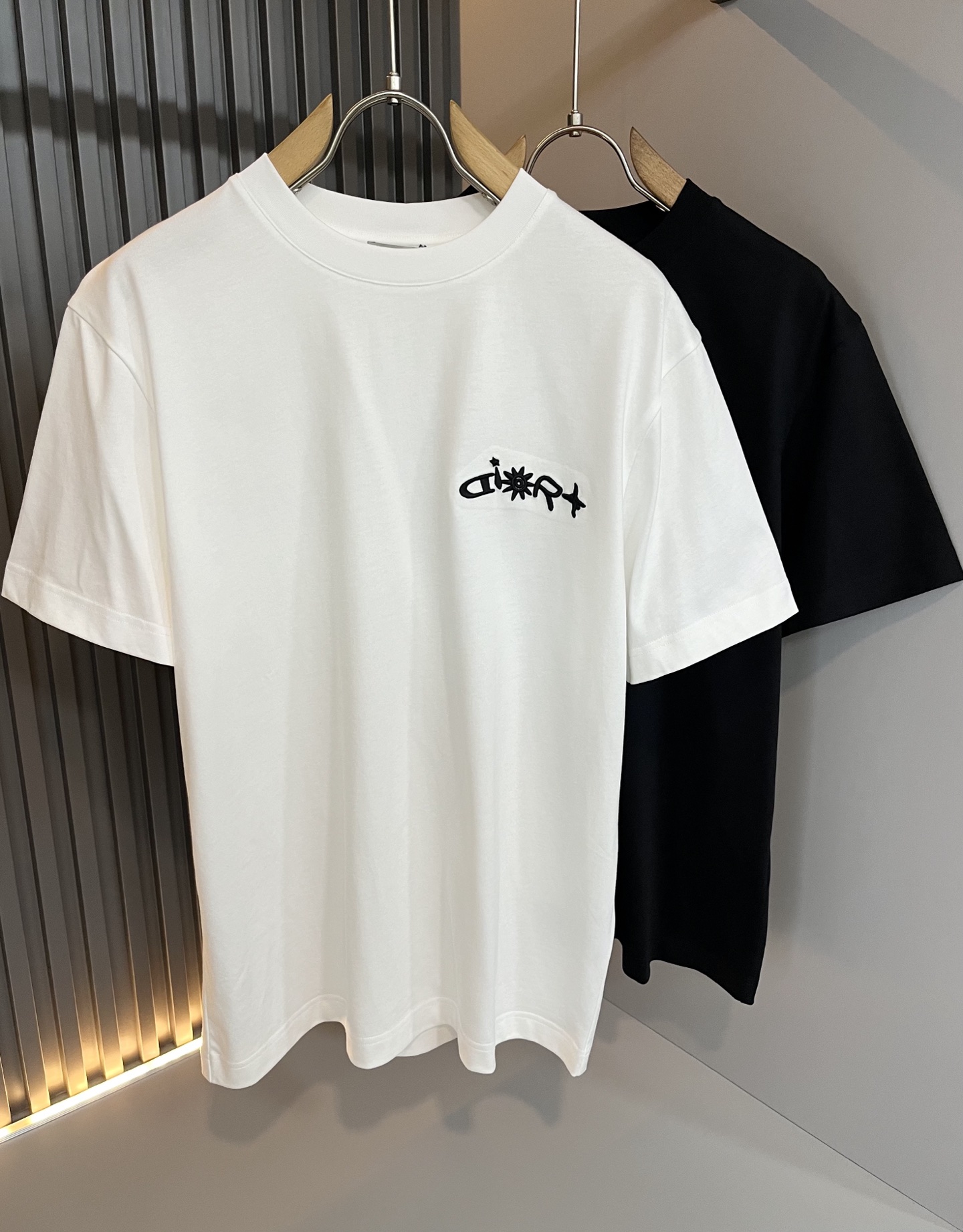 Dio*迪家 2026春夏新款男女同款👫短袖T恤，专柜同步发售！定制专属260克纯棉面料，定制原版工艺螺