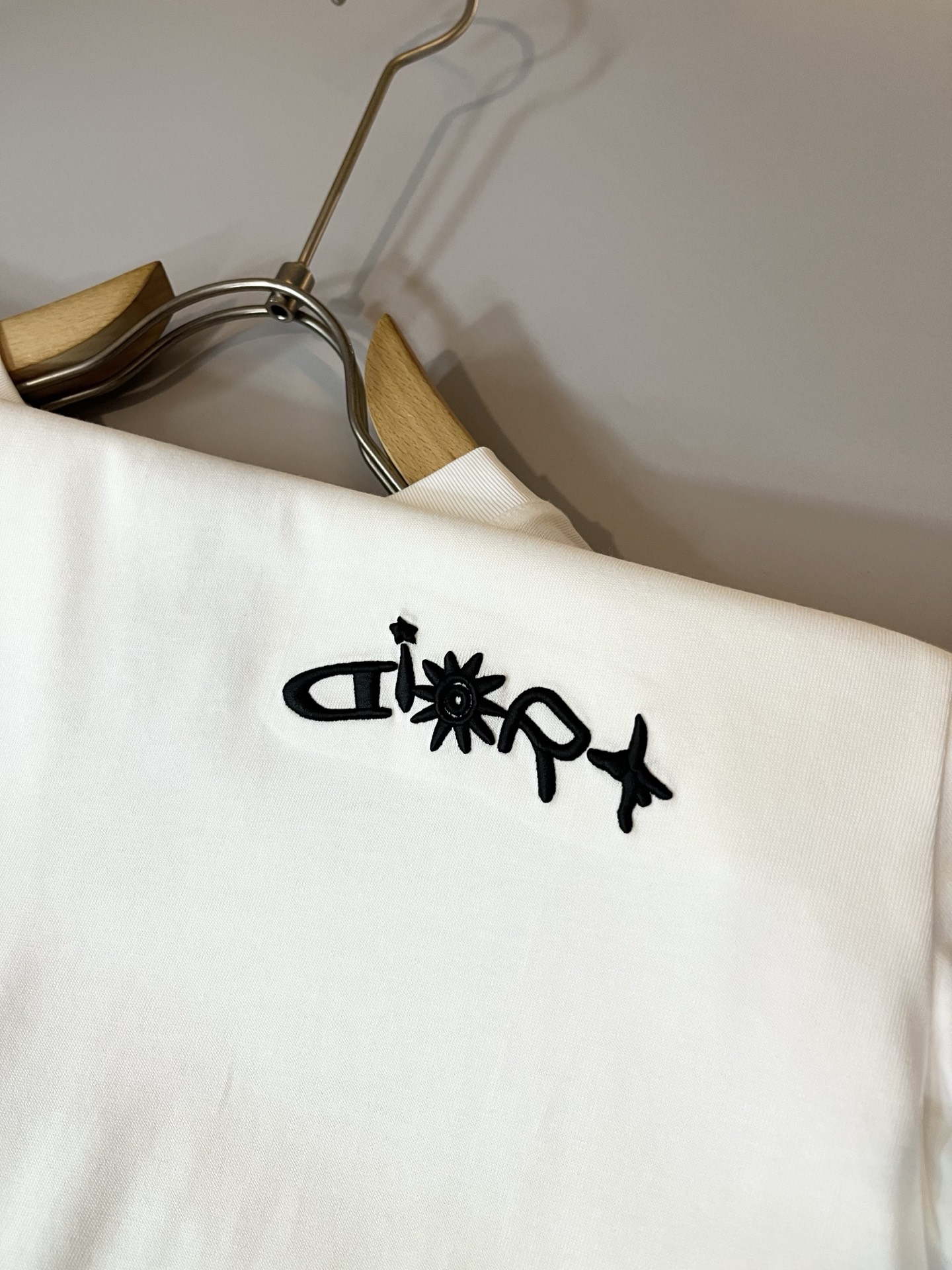 Dio*迪家 2026春夏新款男女同款👫短袖T恤，专柜同步发售！定制专属260克纯棉面料，定制原版工艺螺