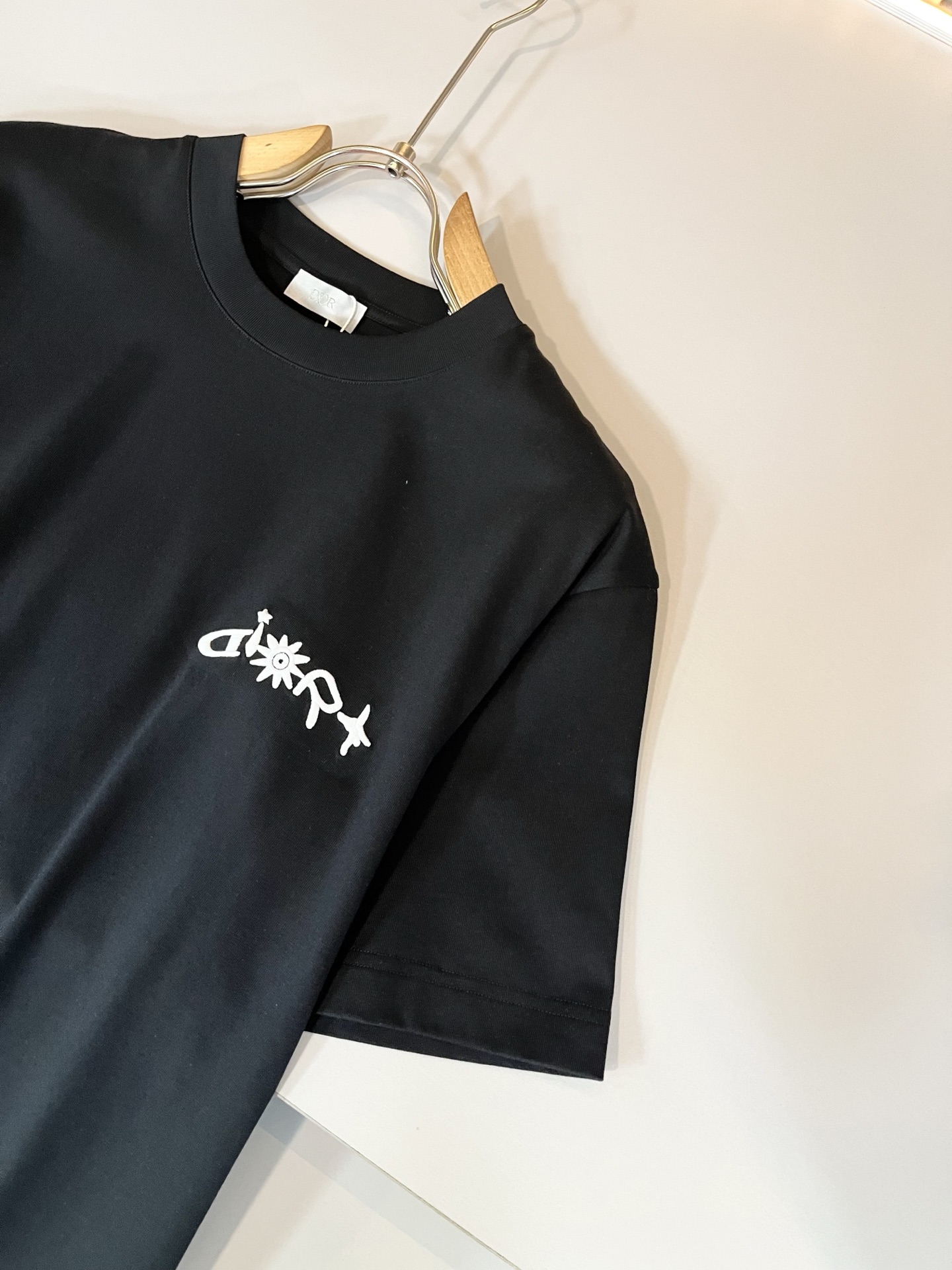 Dio*迪家 2026春夏新款男女同款👫短袖T恤，专柜同步发售！定制专属260克纯棉面料，定制原版工艺螺