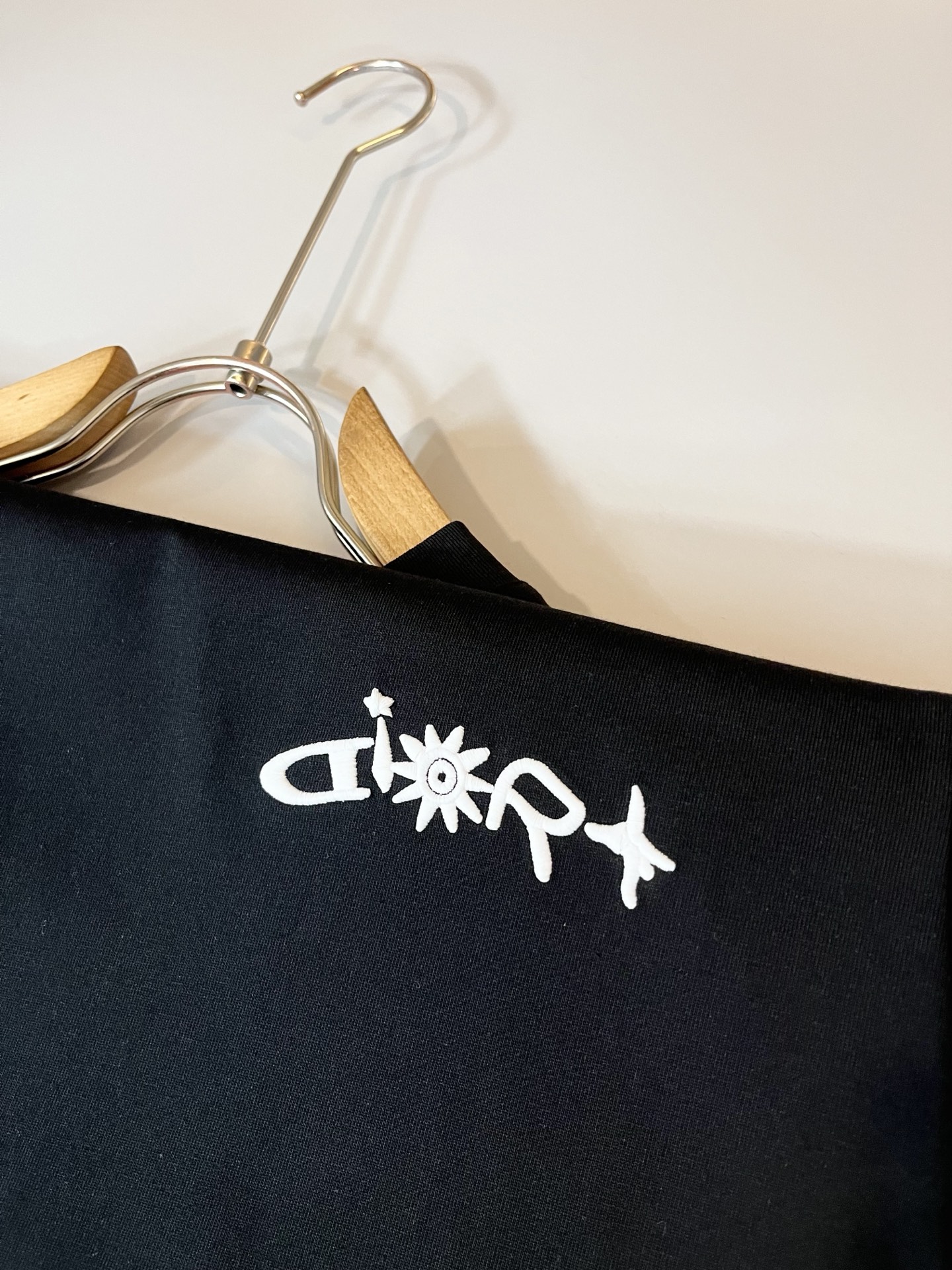 Dio*迪家 2026春夏新款男女同款👫短袖T恤，专柜同步发售！定制专属260克纯棉面料，定制原版工艺螺