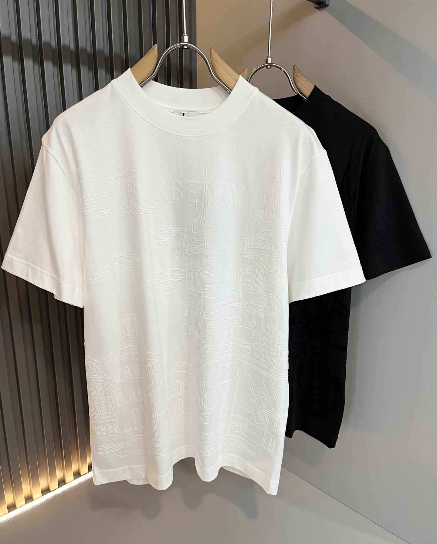 BURBER*Y巴*莉2026春夏新品短袖T恤，重磅来袭，最近比较火热的环保纯棉面料制作而成，高端户外运