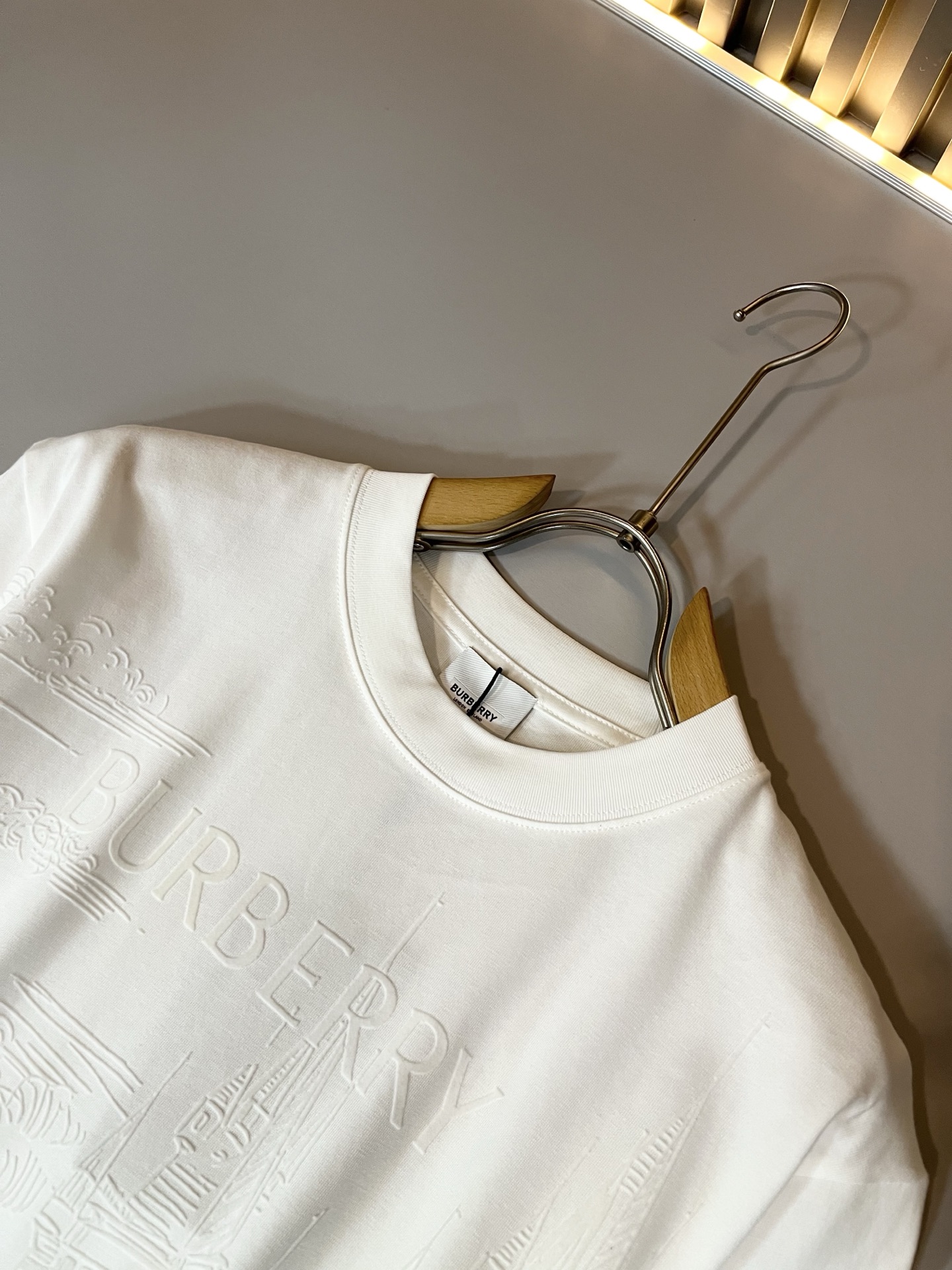 BURBER*Y巴*莉2026春夏新品短袖T恤，重磅来袭，最近比较火热的环保纯棉面料制作而成，高端户外运