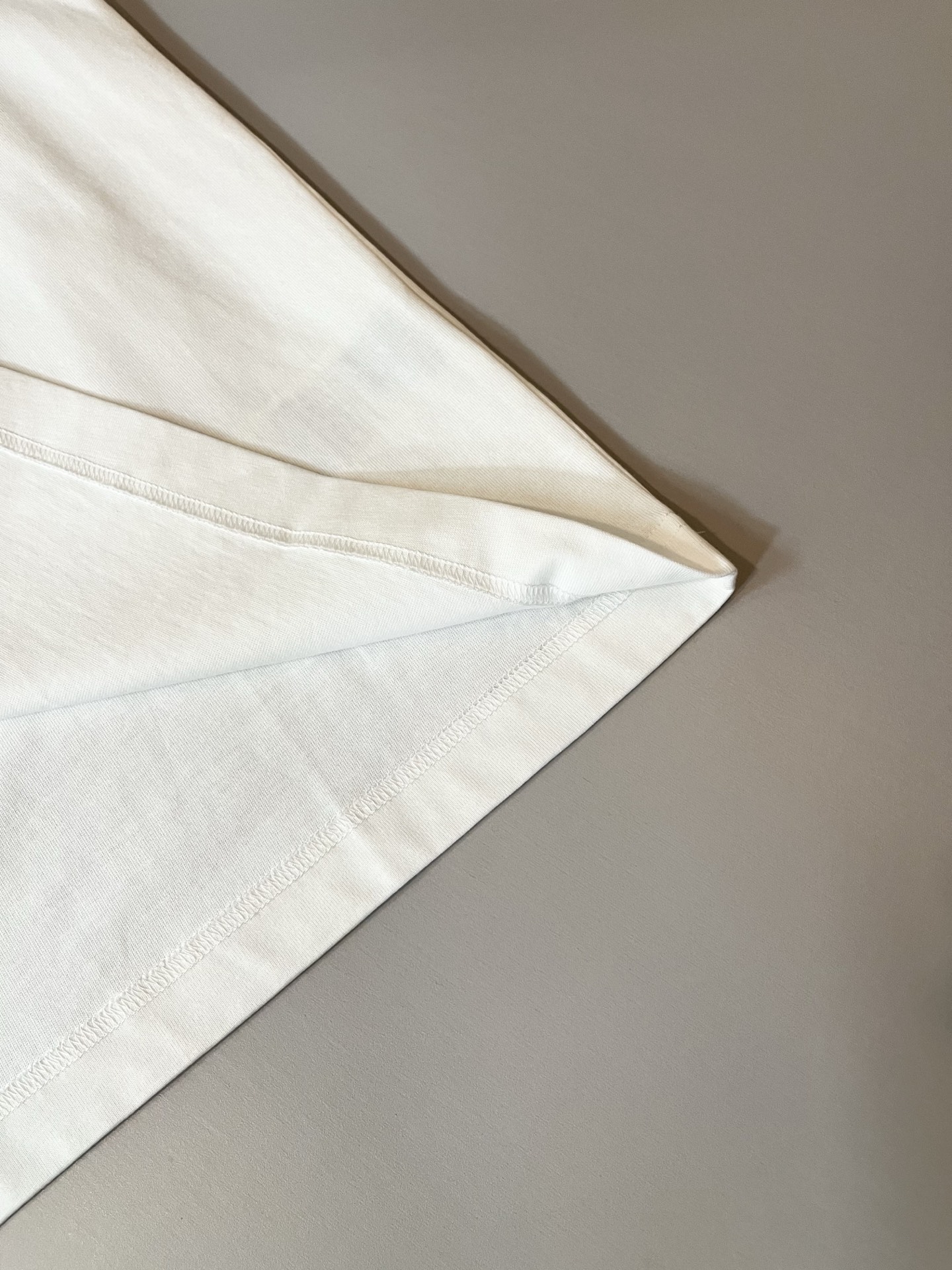 FEN*I 芬*迪2026春夏新款FD家族FF男女同款👫短袖T恤，男女同款👫百搭极简短袖。意大利原厂订单