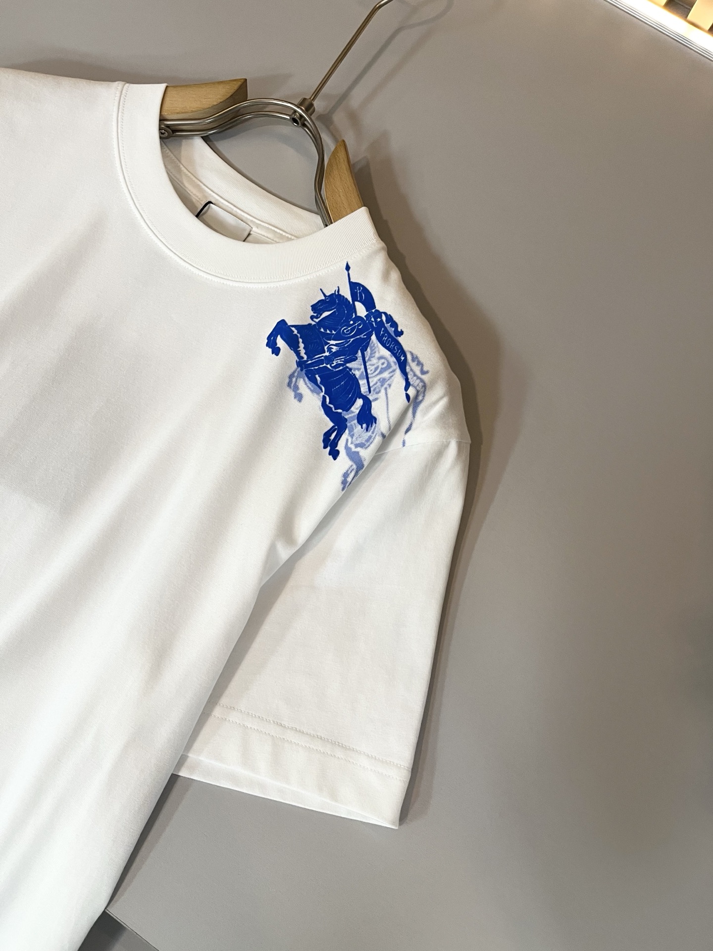 BURBER*Y巴*莉2026春夏新品短袖T恤，重磅来袭，最近比较火热的环保纯棉面料制作而成，高端户外运