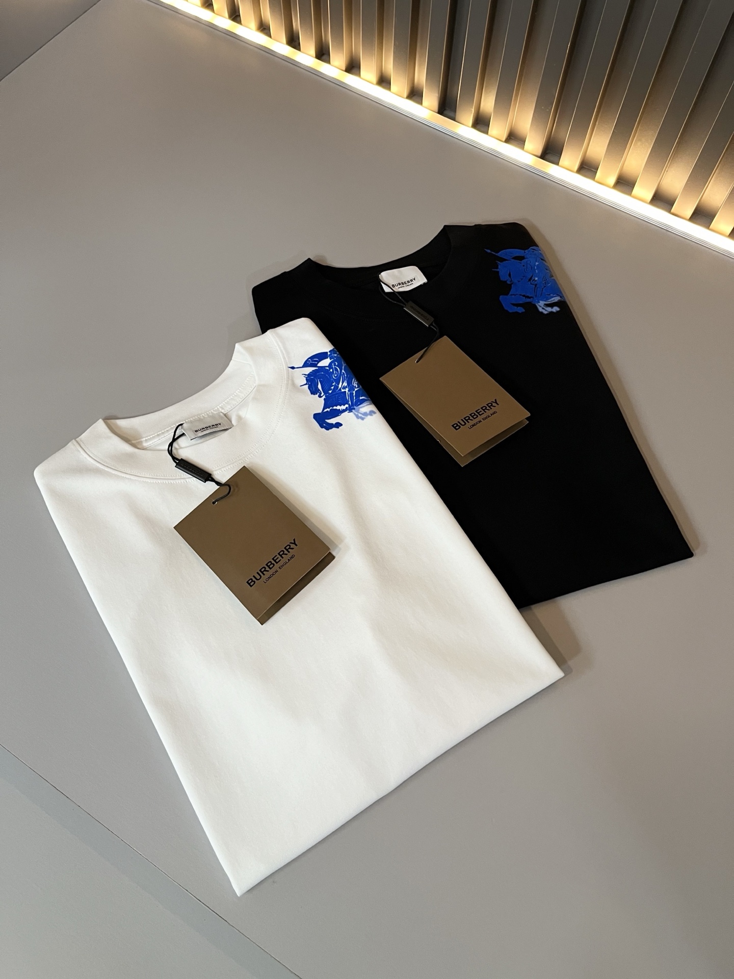 BURBER*Y巴*莉2026春夏新品短袖T恤，重磅来袭，最近比较火热的环保纯棉面料制作而成，高端户外运