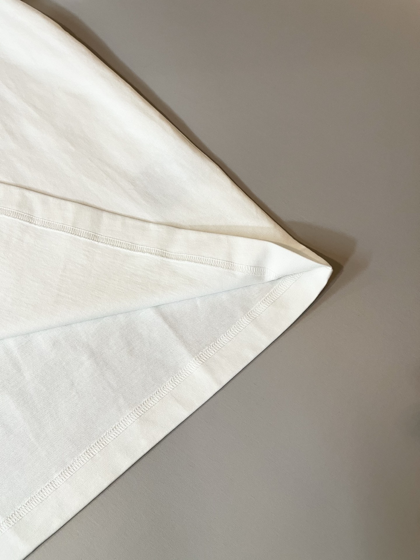 Dio*迪家 2026春夏新款男女同款👫短袖T恤，专柜同步发售！定制专属260克纯棉面料，定制原版工艺螺