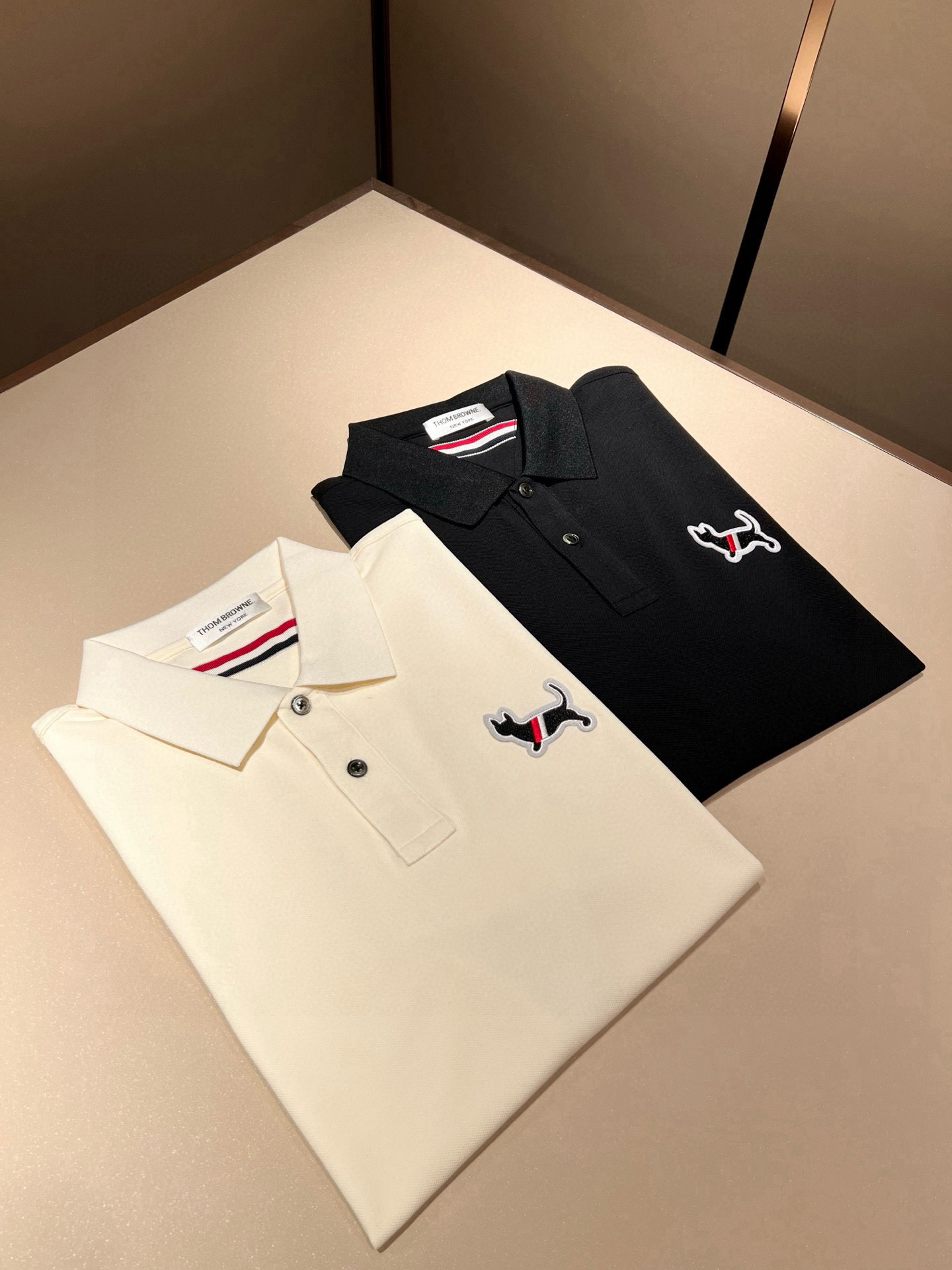 ThomBrow*e汤姆*朗 ~2026春夏新品！官网同步有售，休闲经典翻领短袖Polo衫，独特设计魅力