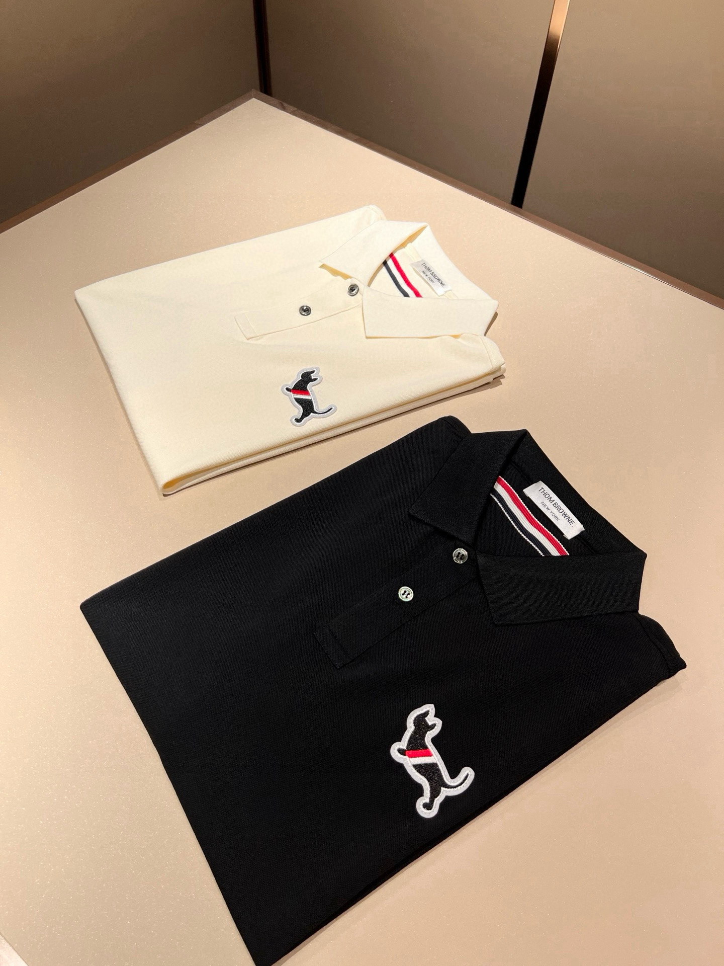 ThomBrow*e汤姆*朗 ~2026春夏新品！官网同步有售，休闲经典翻领短袖Polo衫，独特设计魅力