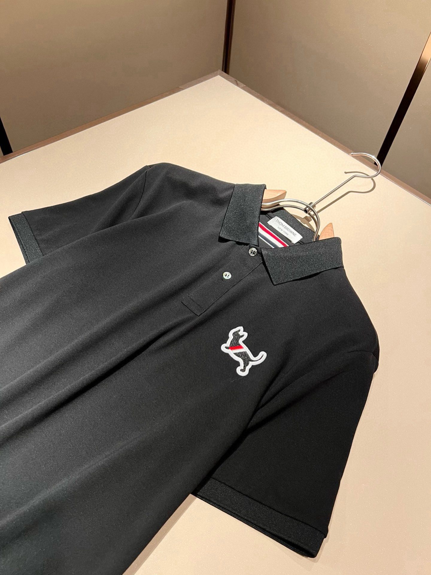 ThomBrow*e汤姆*朗 ~2026春夏新品！官网同步有售，休闲经典翻领短袖Polo衫，独特设计魅力