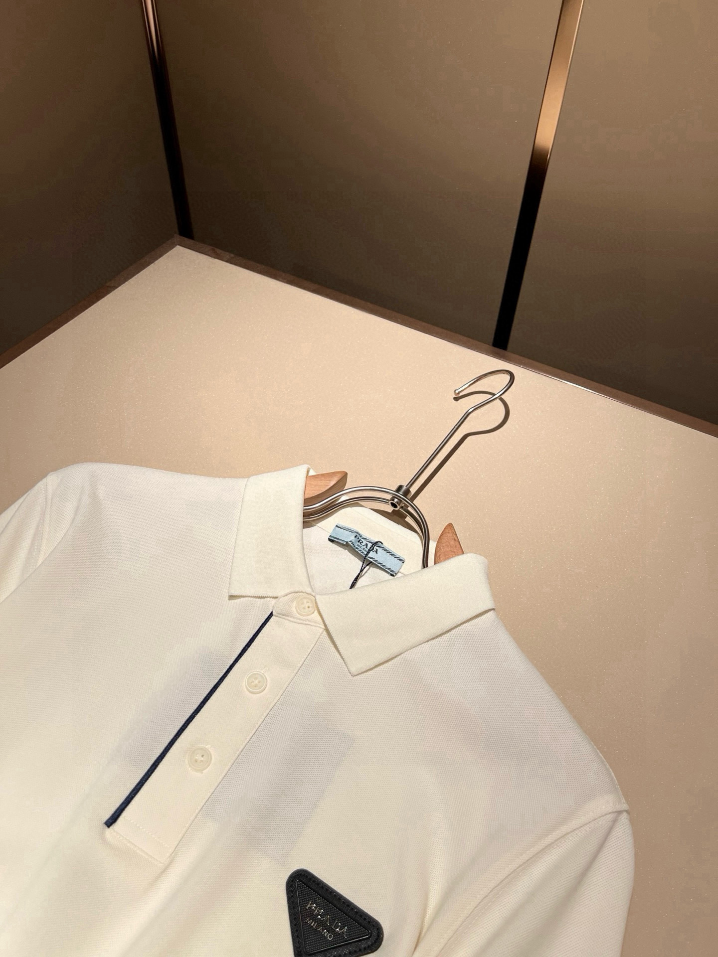 Prad*普*达 2026春夏季新款经典元素短袖Polo衫，经典大方的款式，可以穿十年都还是流行的那种，