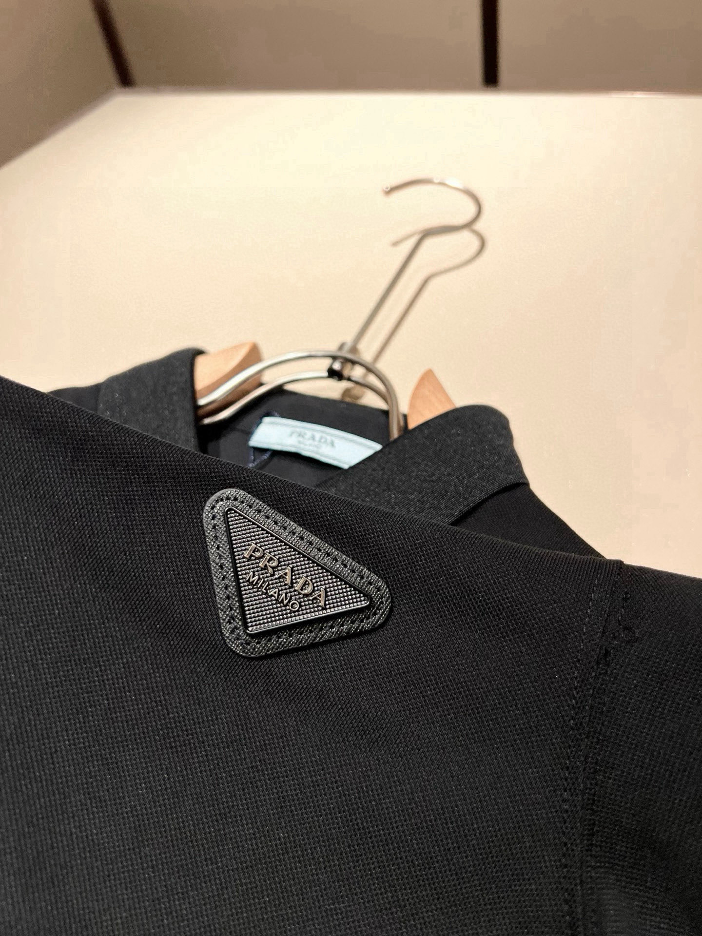 Prad*普*达 2026春夏季新款经典元素短袖Polo衫，经典大方的款式，可以穿十年都还是流行的那种，