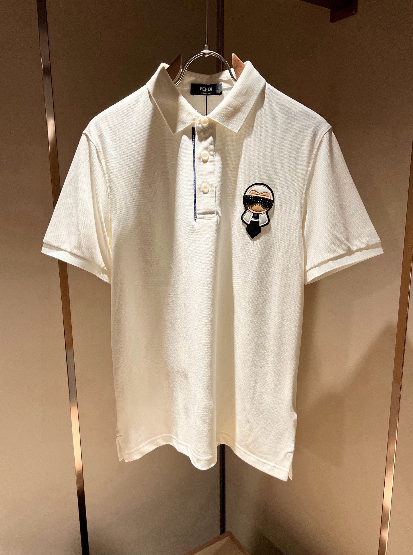 FEN 芬*迪2026春夏新款短袖Polo衫！净版百搭不限制年龄，胸前老佛爷logo图案工艺设计！无论你