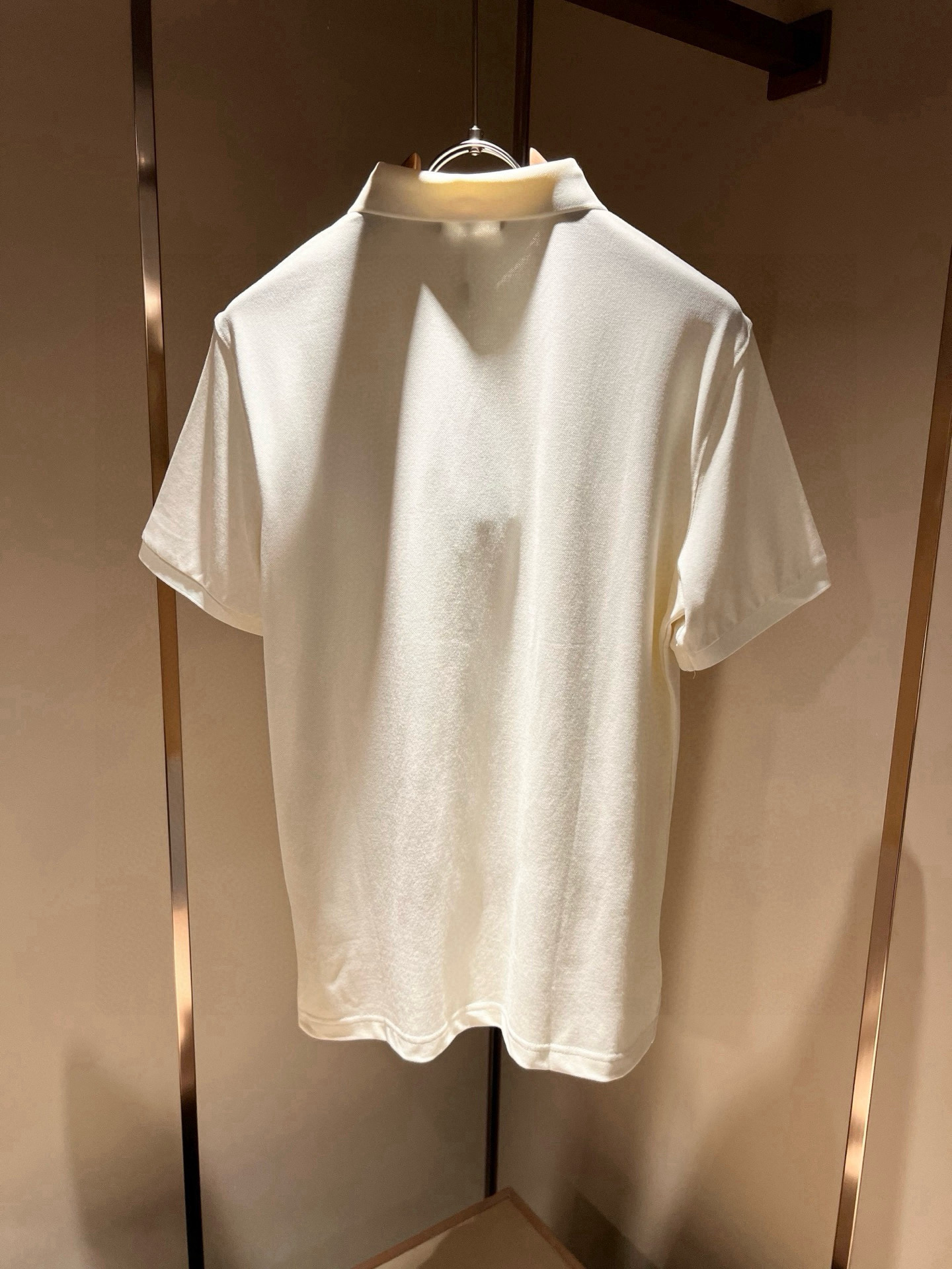 FEN 芬*迪2026春夏新款短袖Polo衫！净版百搭不限制年龄，胸前老佛爷logo图案工艺设计！无论你