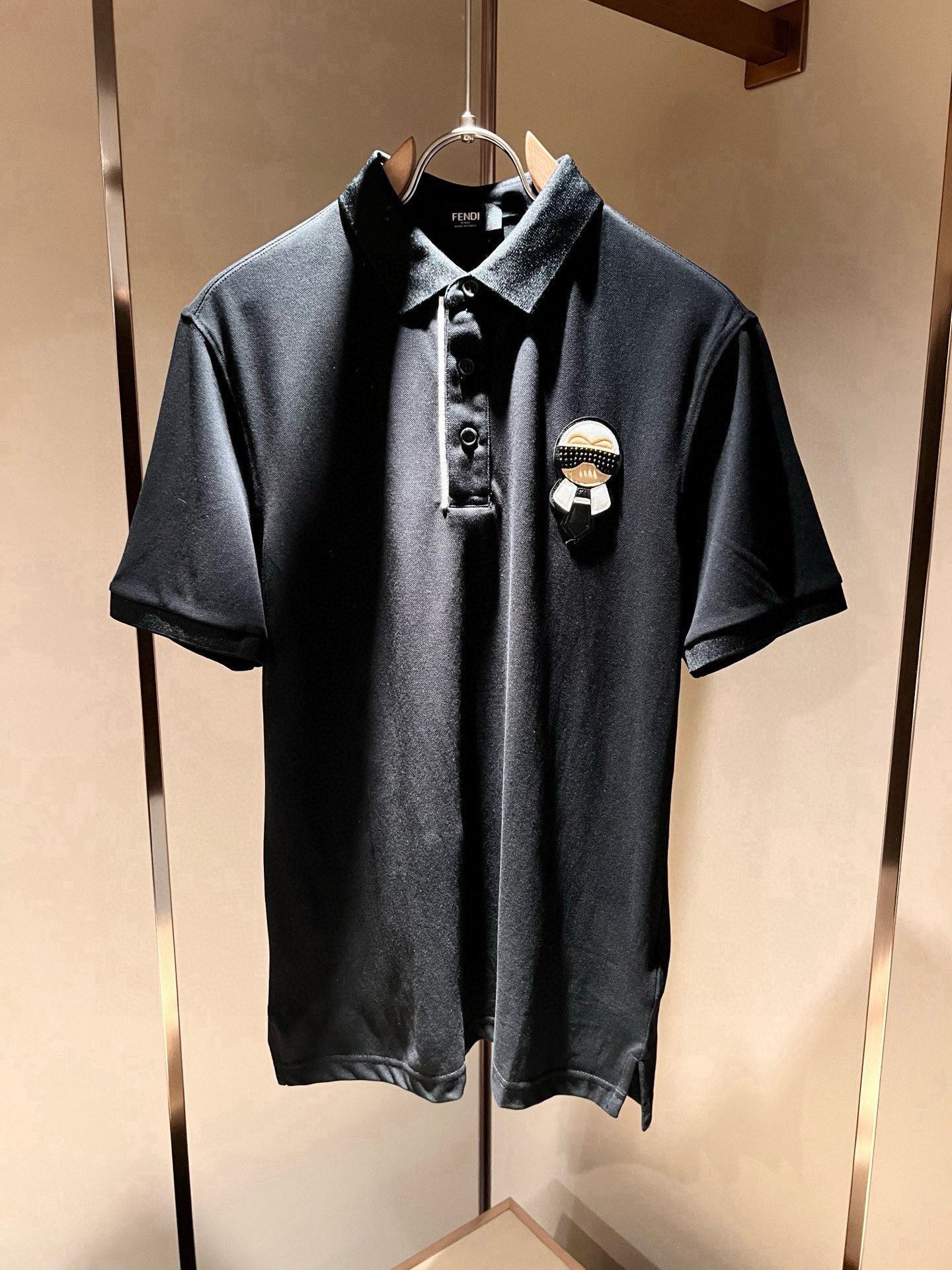FEN 芬*迪2026春夏新款短袖Polo衫！净版百搭不限制年龄，胸前老佛爷logo图案工艺设计！无论你