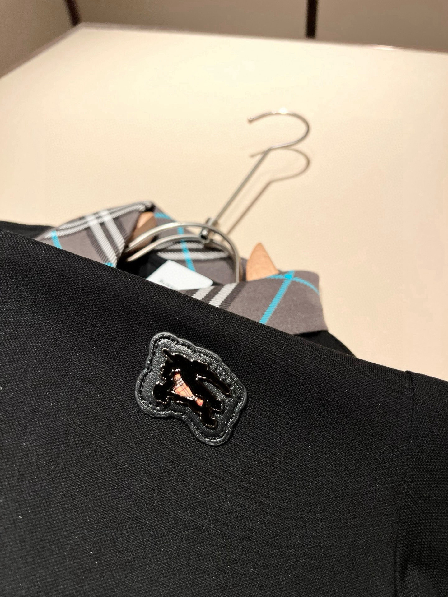 Bur*erry 巴*莉 2026春夏新款男士短袖Polo衫，品牌最新设计元素！既不单调也不复杂,恰到好