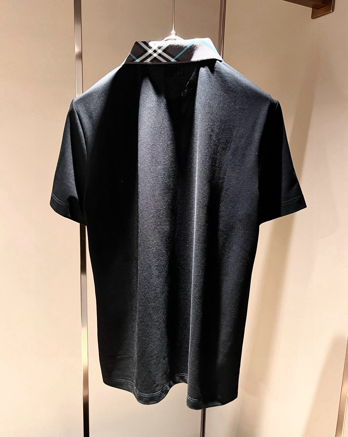 Bur*erry 巴*莉 2026春夏新款男士短袖Polo衫，品牌最新设计元素！既不单调也不复杂,恰到好