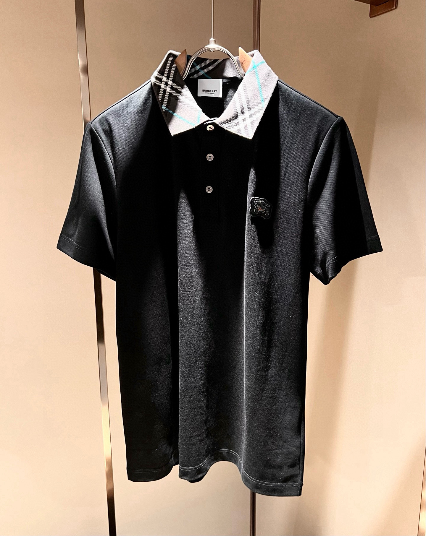 Bur*erry 巴*莉 2026春夏新款男士短袖Polo衫，品牌最新设计元素！既不单调也不复杂,恰到好