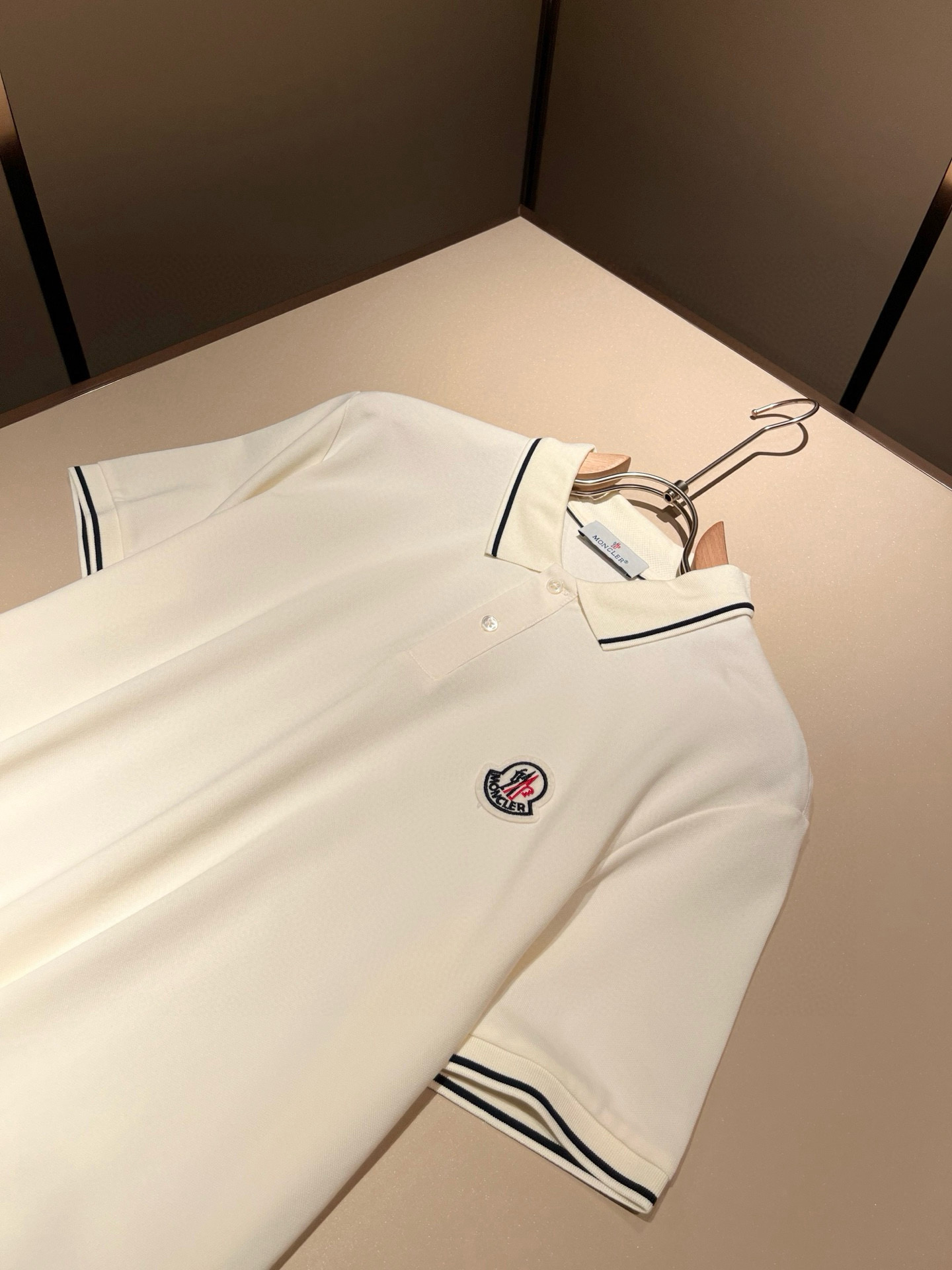 MON蒙**口2026春夏新款男士原单男士短袖POLO衫，贸易公司货，官网同步发售！此类型的基础单品是每