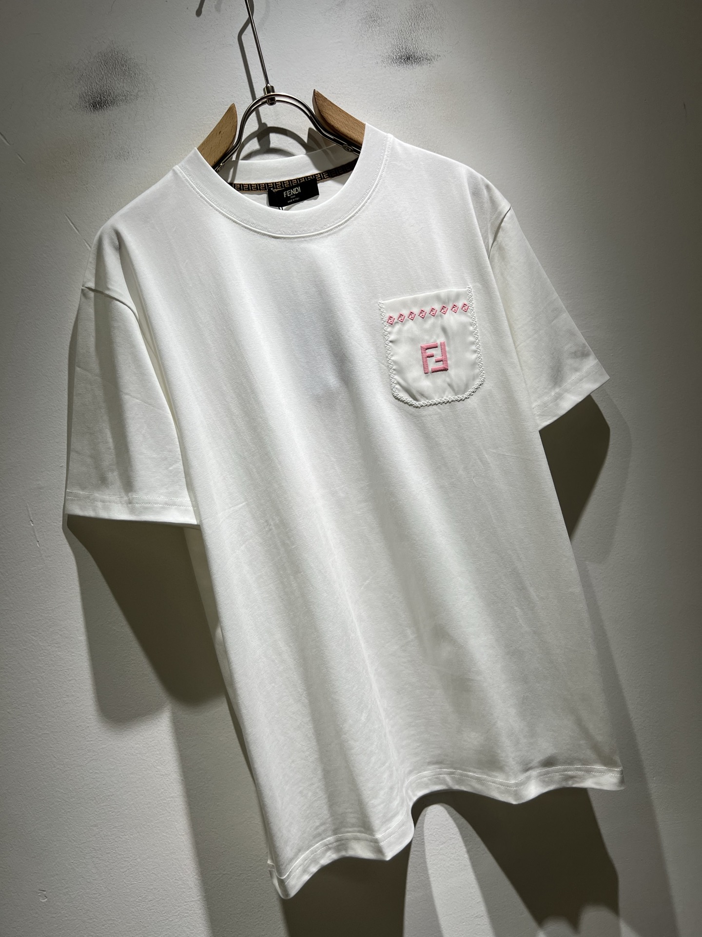 FEN*I 芬*迪2026春夏新款FD家族FF男女同款👫短袖T恤，男女同款👫百搭极简短袖。意大利原厂订单