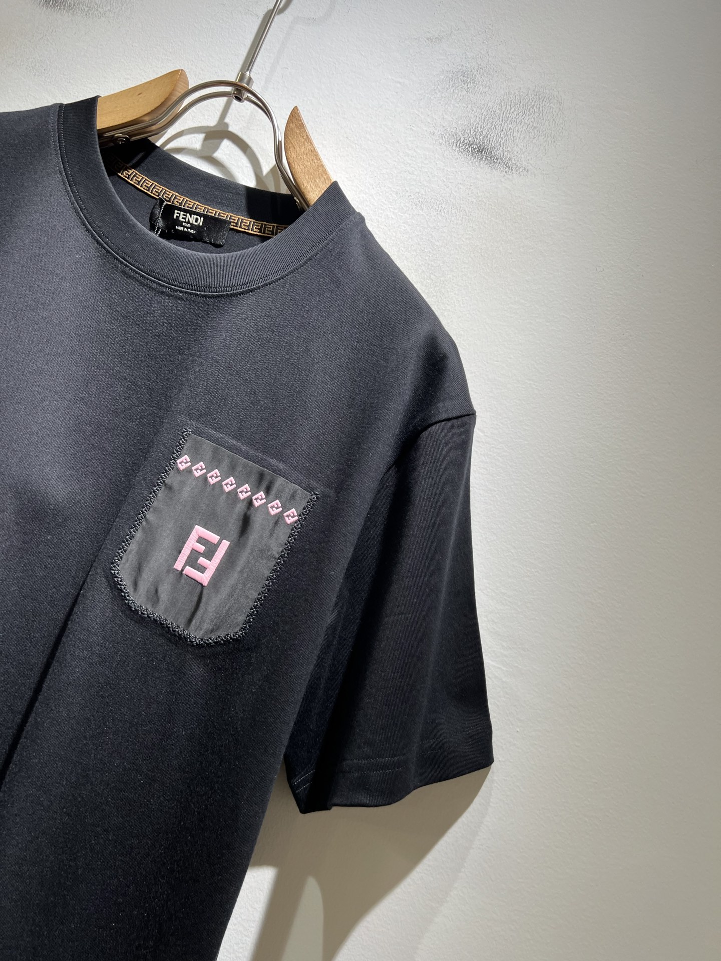 FEN*I 芬*迪2026春夏新款FD家族FF男女同款👫短袖T恤，男女同款👫百搭极简短袖。意大利原厂订单