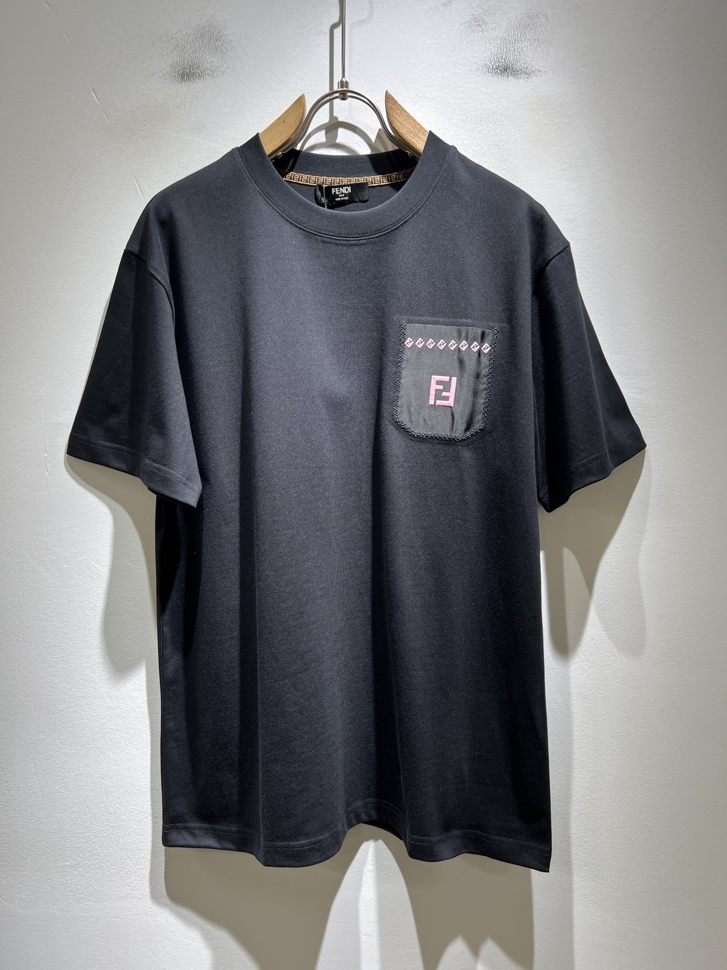 FEN*I 芬*迪2026春夏新款FD家族FF男女同款👫短袖T恤，男女同款👫百搭极简短袖。意大利原厂订单