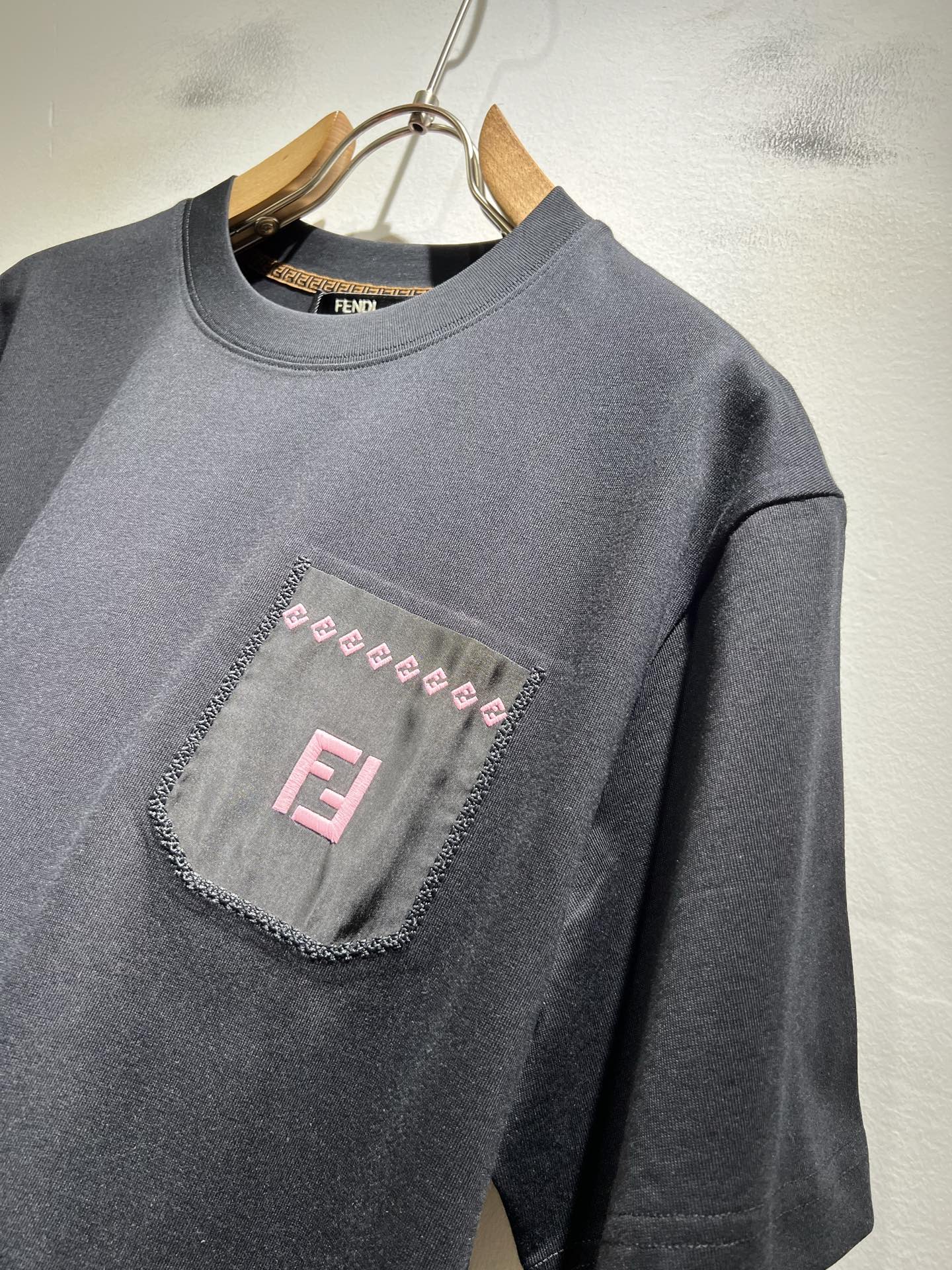 FEN*I 芬*迪2026春夏新款FD家族FF男女同款👫短袖T恤，男女同款👫百搭极简短袖。意大利原厂订单