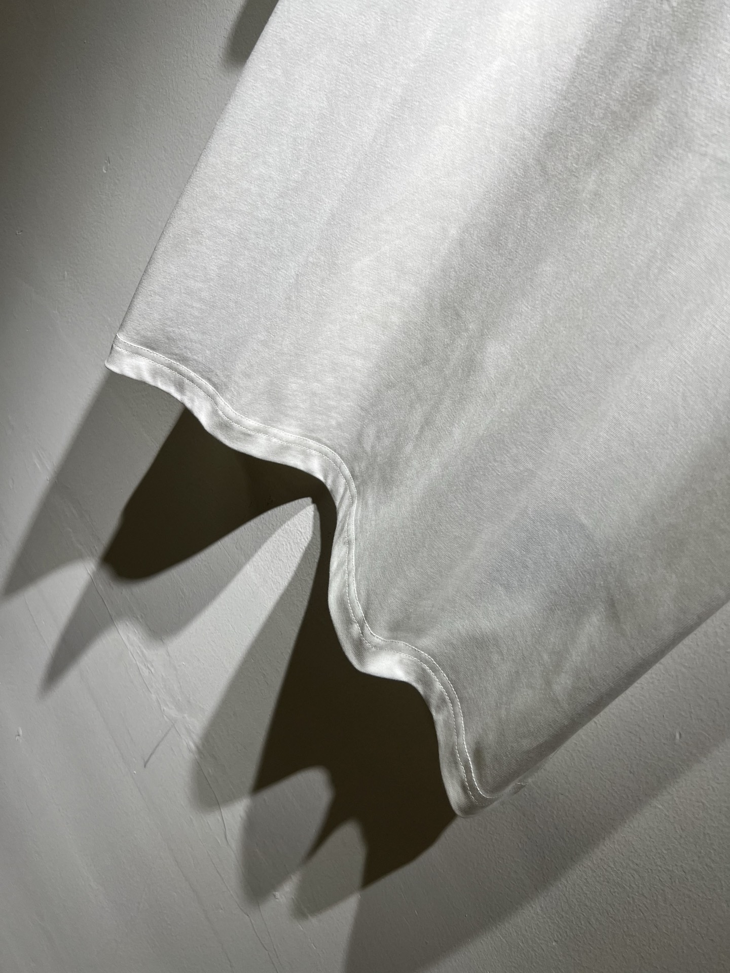 PRAD*A普*达2026春夏新款男女同款👫短袖T恤，最新款全网独家首上！！~既经典有时尚百搭，谁不爱啊