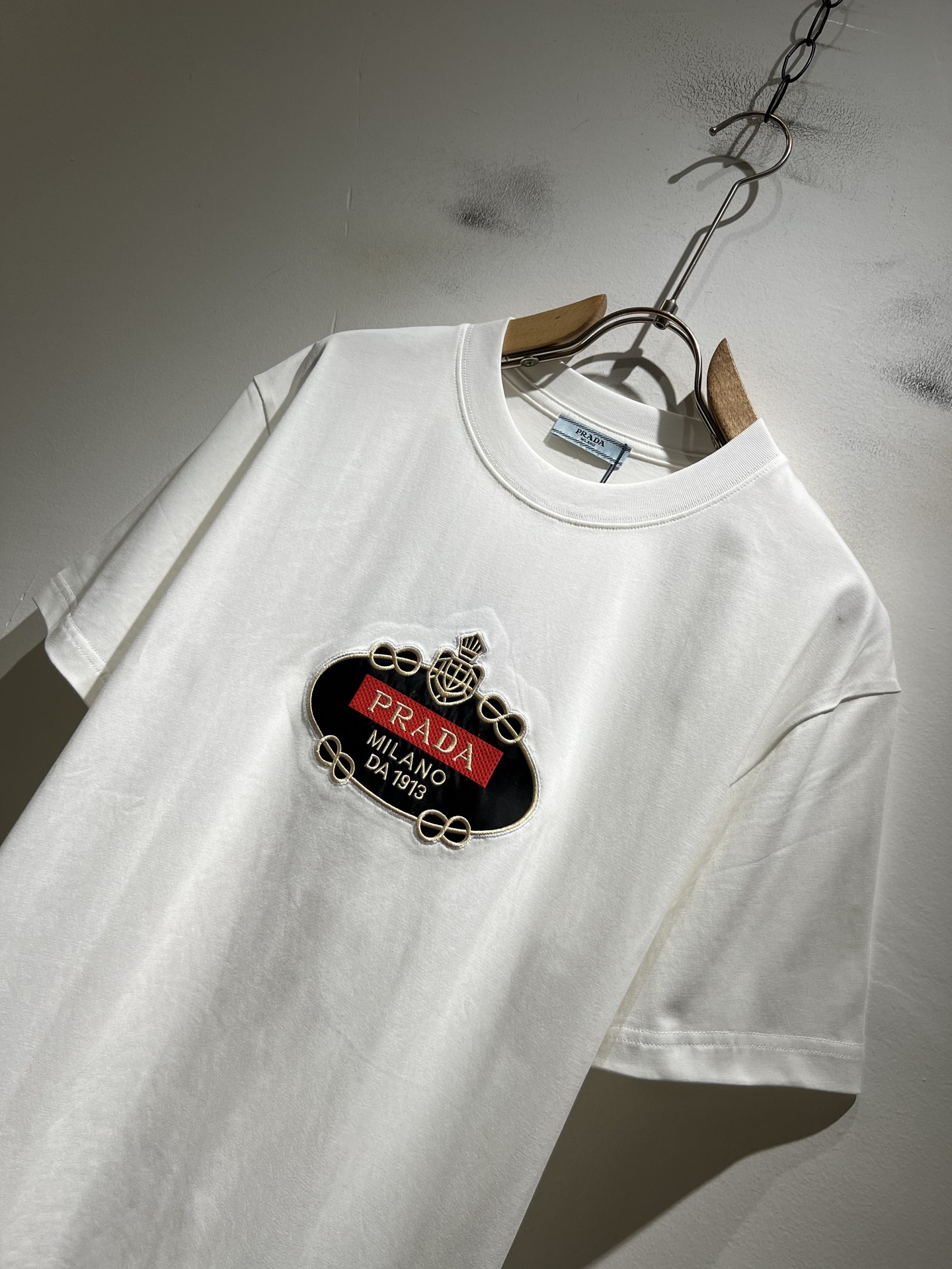 PRAD*A普*达2026春夏新款男女同款👫短袖T恤，最新款全网独家首上！！~既经典有时尚百搭，谁不爱啊