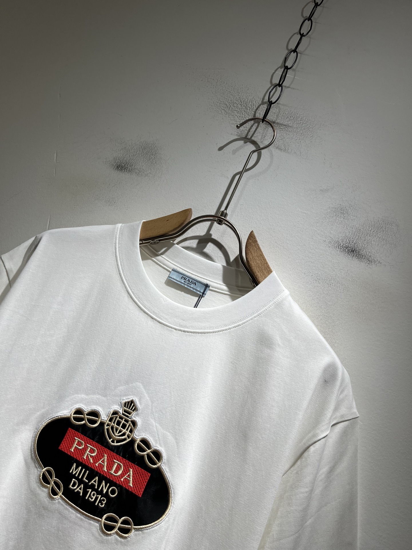 PRAD*A普*达2026春夏新款男女同款👫短袖T恤，最新款全网独家首上！！~既经典有时尚百搭，谁不爱啊