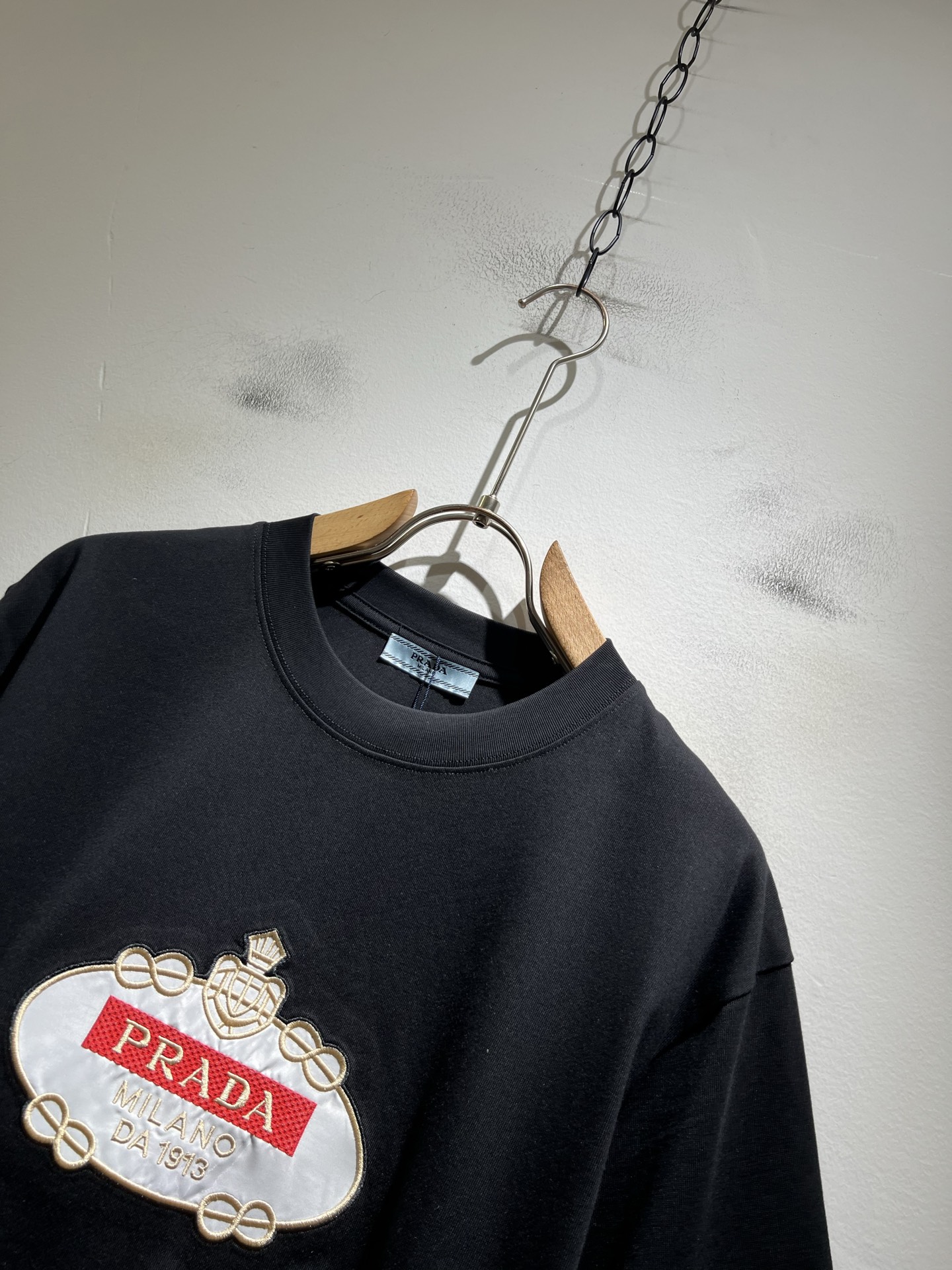 PRAD*A普*达2026春夏新款男女同款👫短袖T恤，最新款全网独家首上！！~既经典有时尚百搭，谁不爱啊