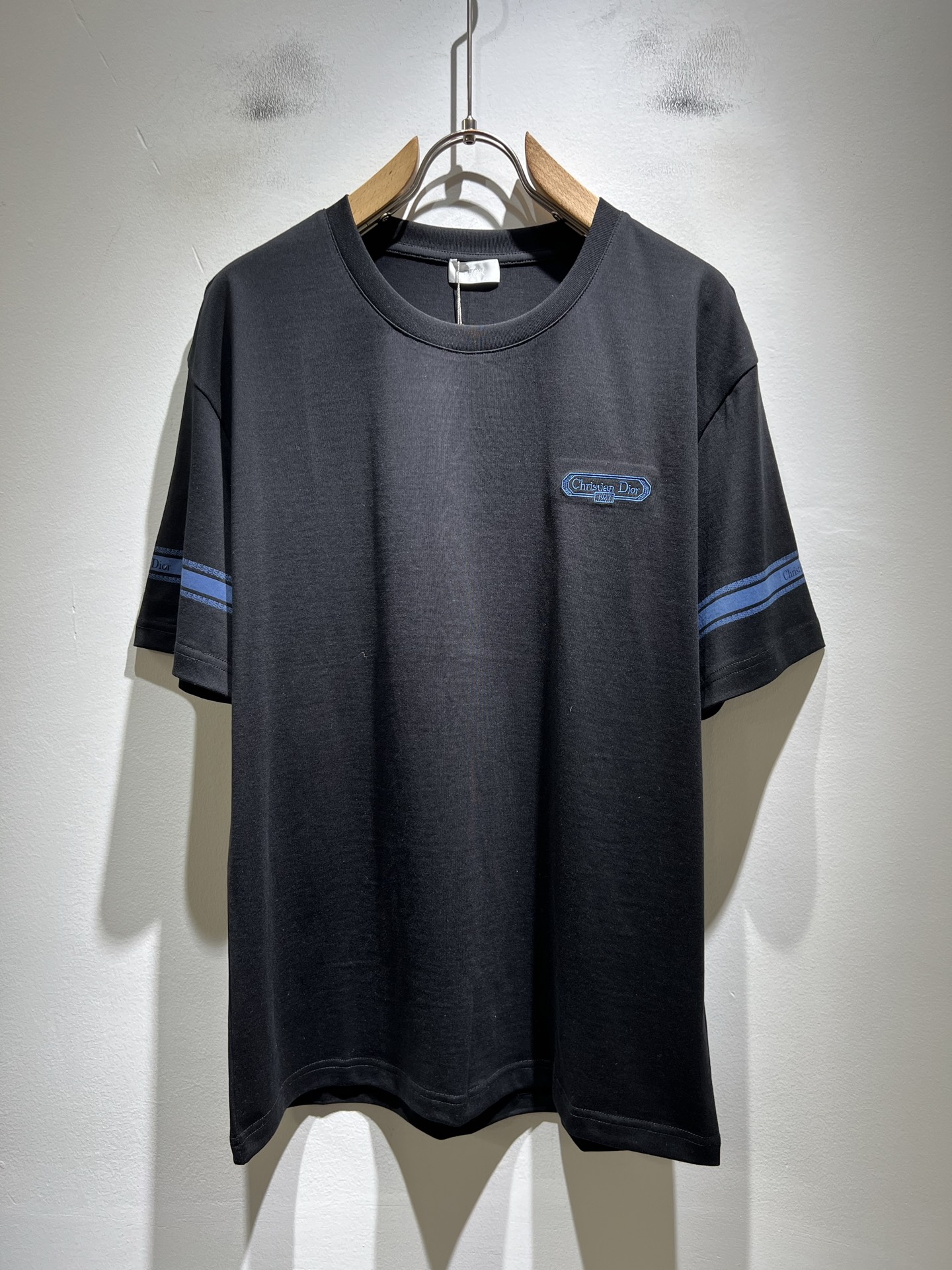 Dio*迪家 2026春夏新款男女同款👫短袖T恤，专柜同步发售！定制专属260克纯棉面料，定制原版工艺螺