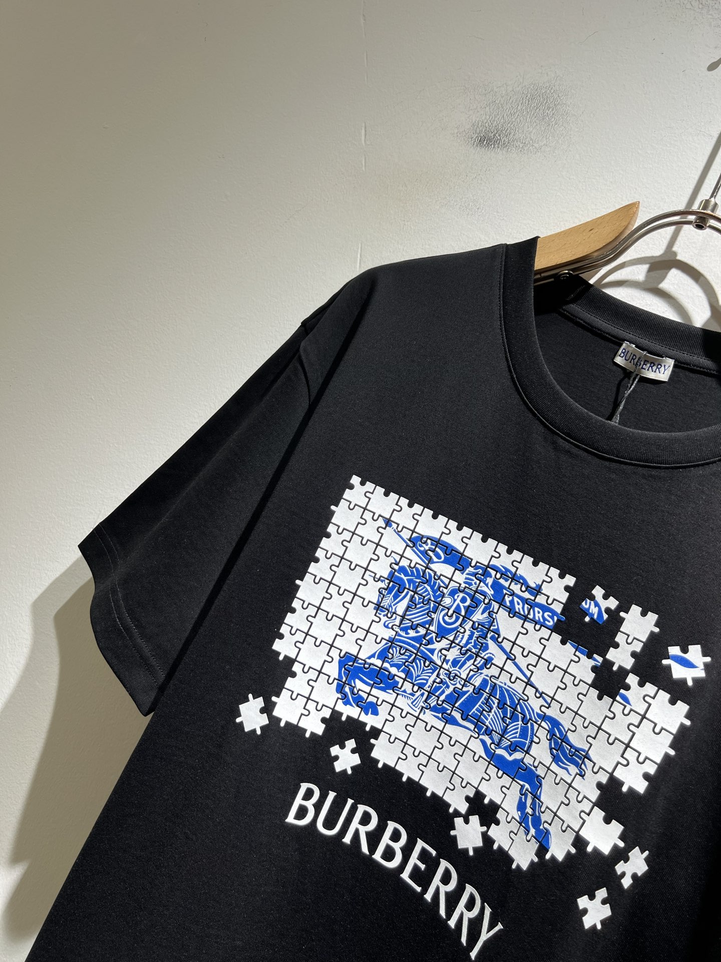 BURBER*Y巴*莉2026春夏新品短袖T恤，重磅来袭，最近比较火热的环保纯棉面料制作而成，高端户外运