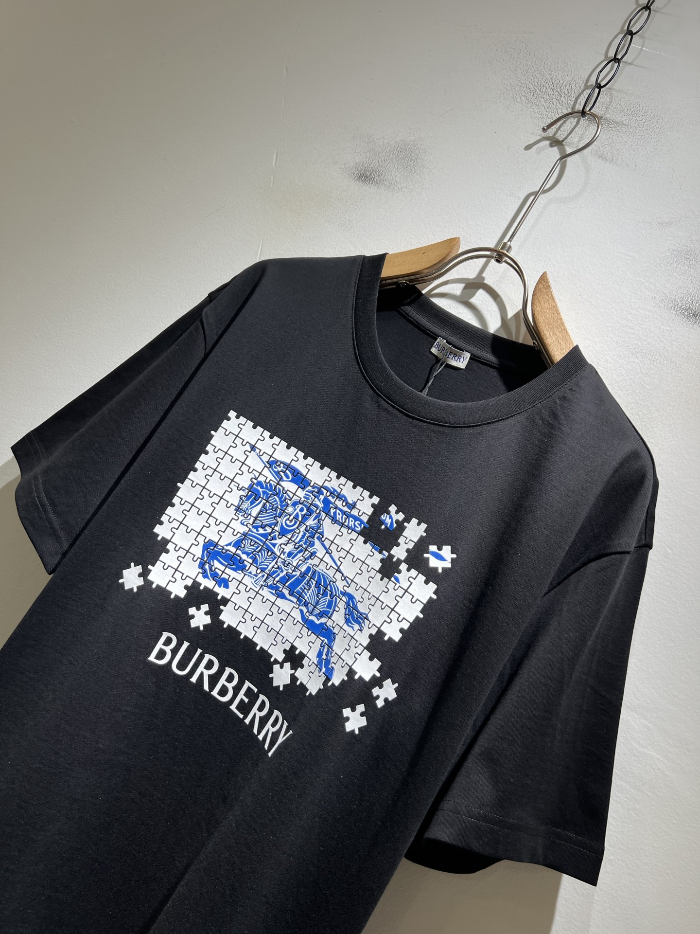 BURBER*Y巴*莉2026春夏新品短袖T恤，重磅来袭，最近比较火热的环保纯棉面料制作而成，高端户外运