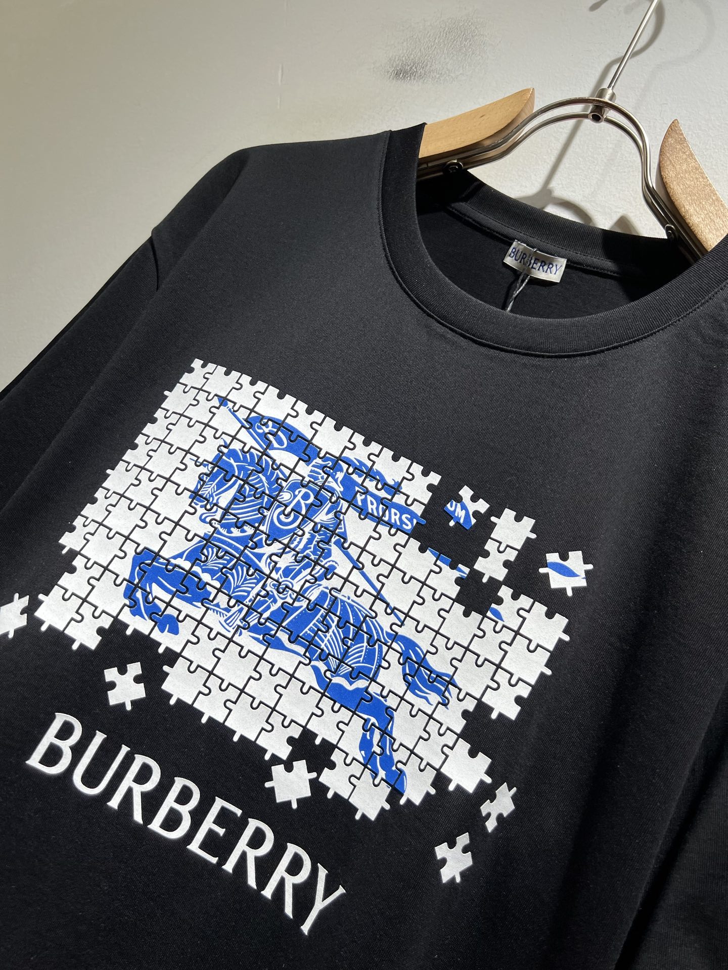 BURBER*Y巴*莉2026春夏新品短袖T恤，重磅来袭，最近比较火热的环保纯棉面料制作而成，高端户外运