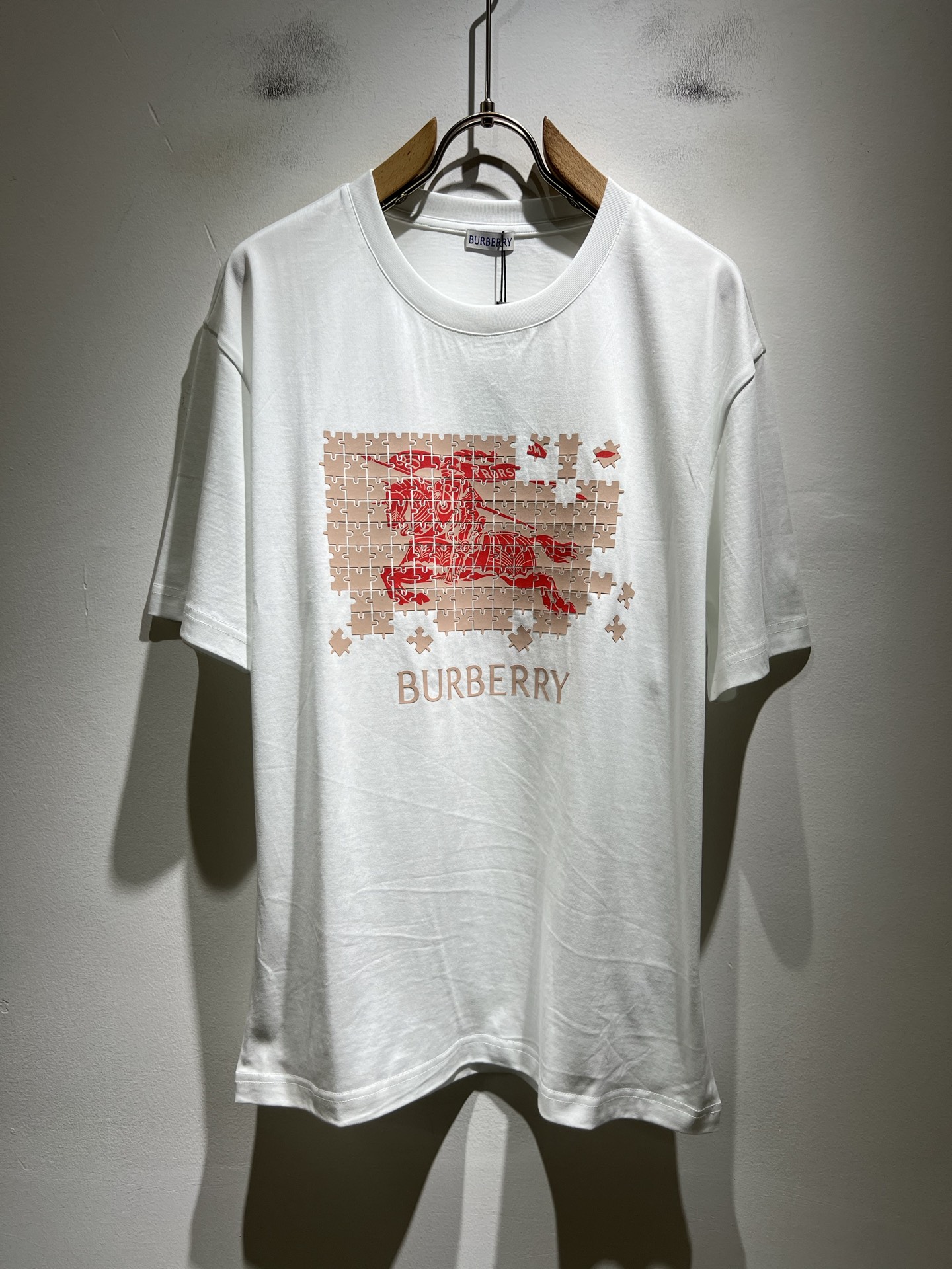 BURBER*Y巴*莉2026春夏新品短袖T恤，重磅来袭，最近比较火热的环保纯棉面料制作而成，高端户外运