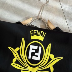 FEN*I 芬*迪2026春夏新款FD家族FF男女同款👫短袖T恤,男女同款👫百搭极简短袖。意大利原厂订单 FEN*I 芬*迪2026春夏新款FD家族FF男女同款👫短袖T恤,男女同款👫百搭极简短袖。意大利原厂订单