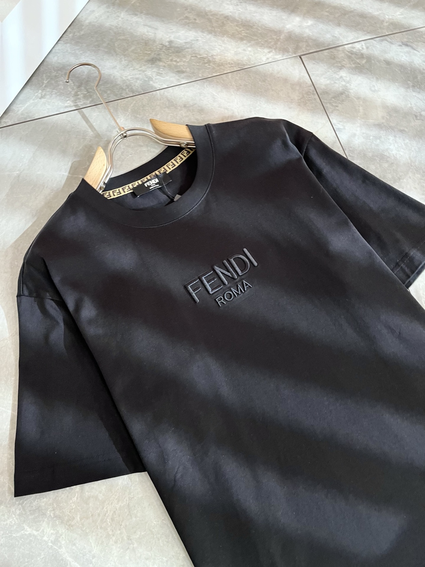 FEN*I 芬*迪2026春夏新款FD家族FF男女同款👫短袖T恤，男女同款👫百搭极简短袖。意大利原厂订单